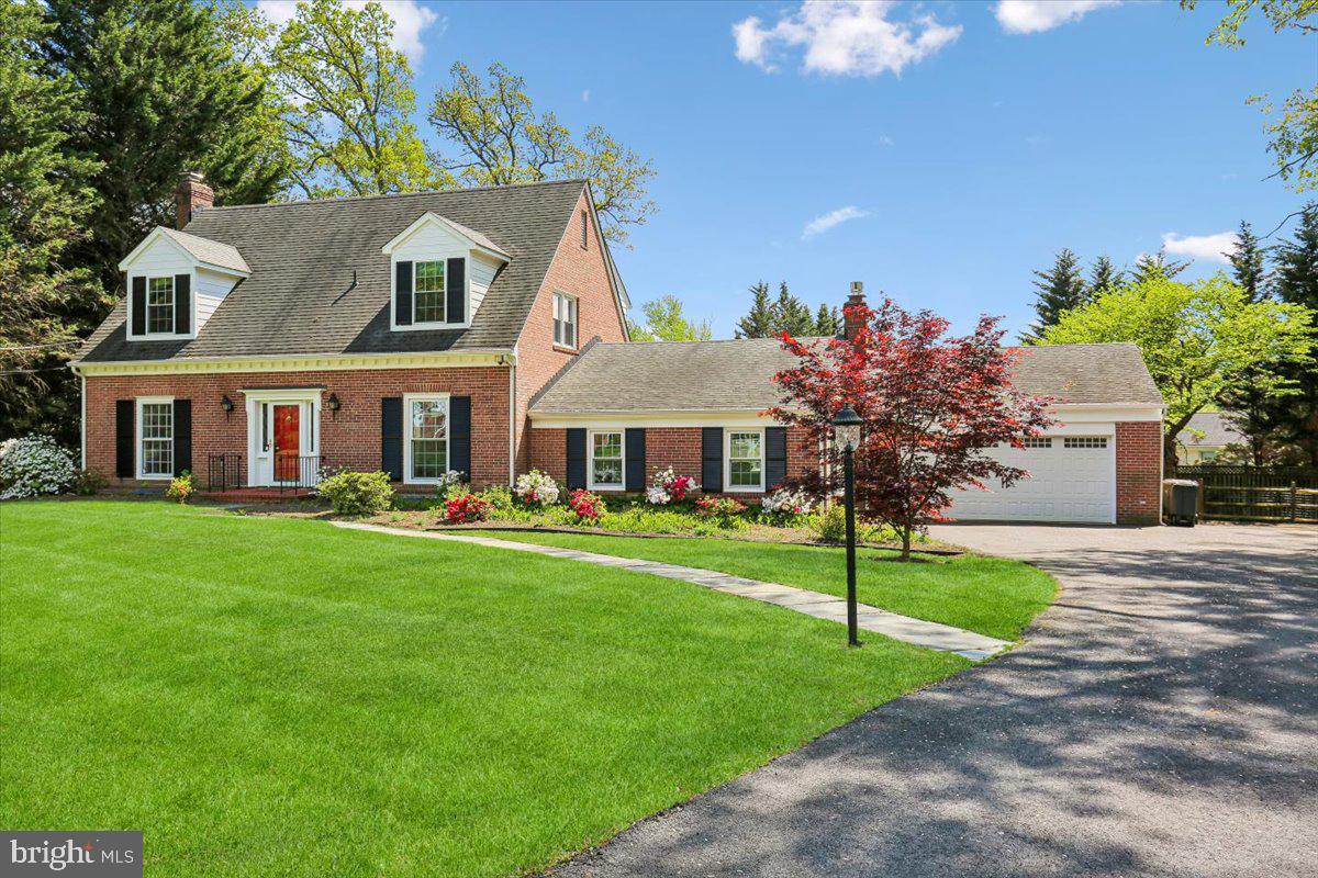 4004 MANOR PARK COURT