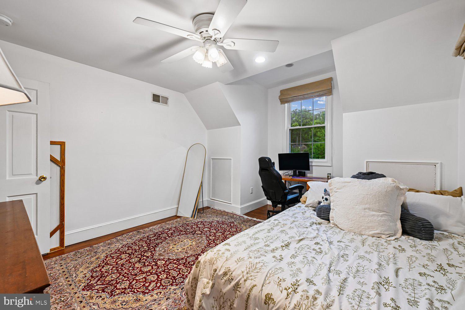 MANOR PARK - Residential