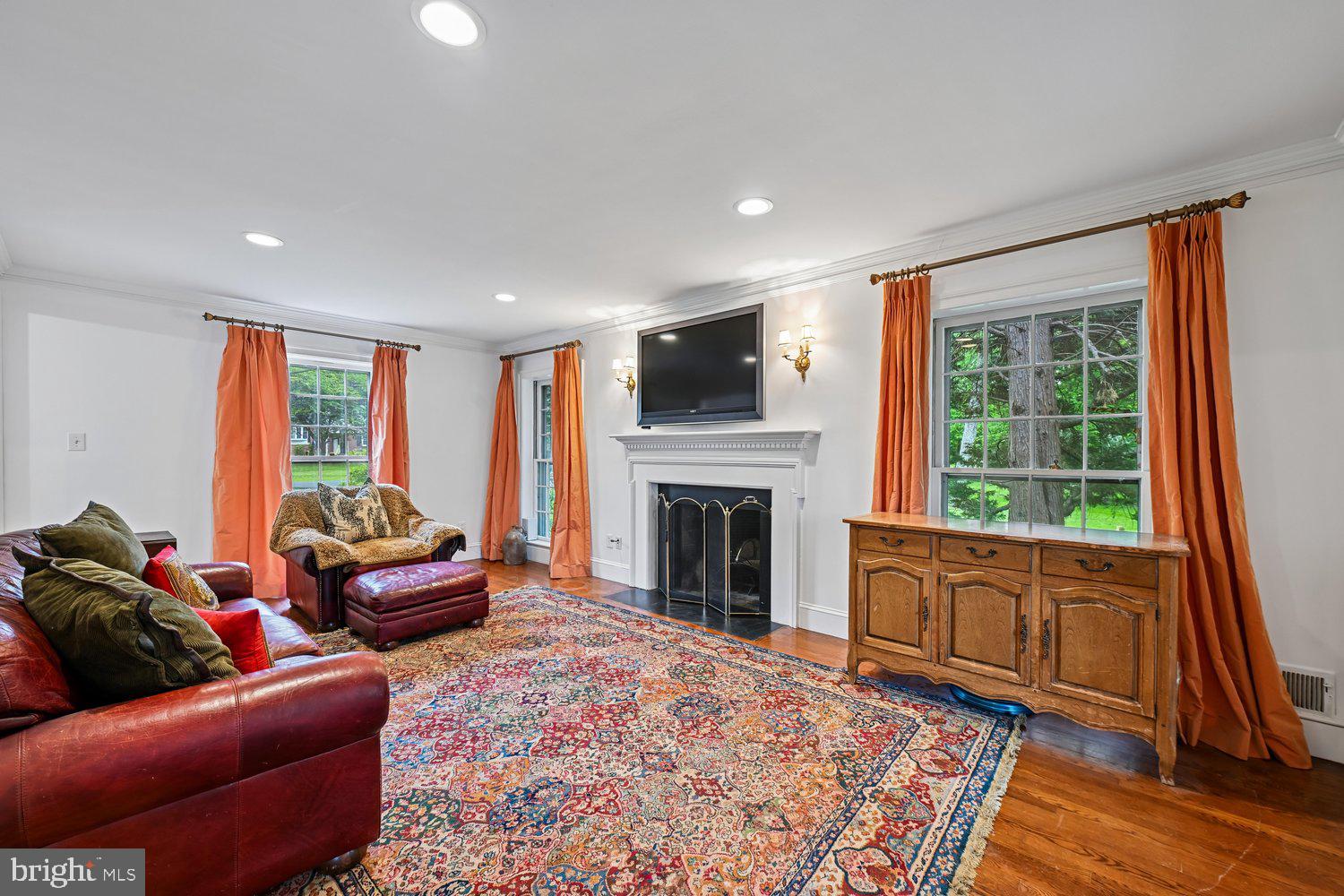 MANOR PARK - Residential