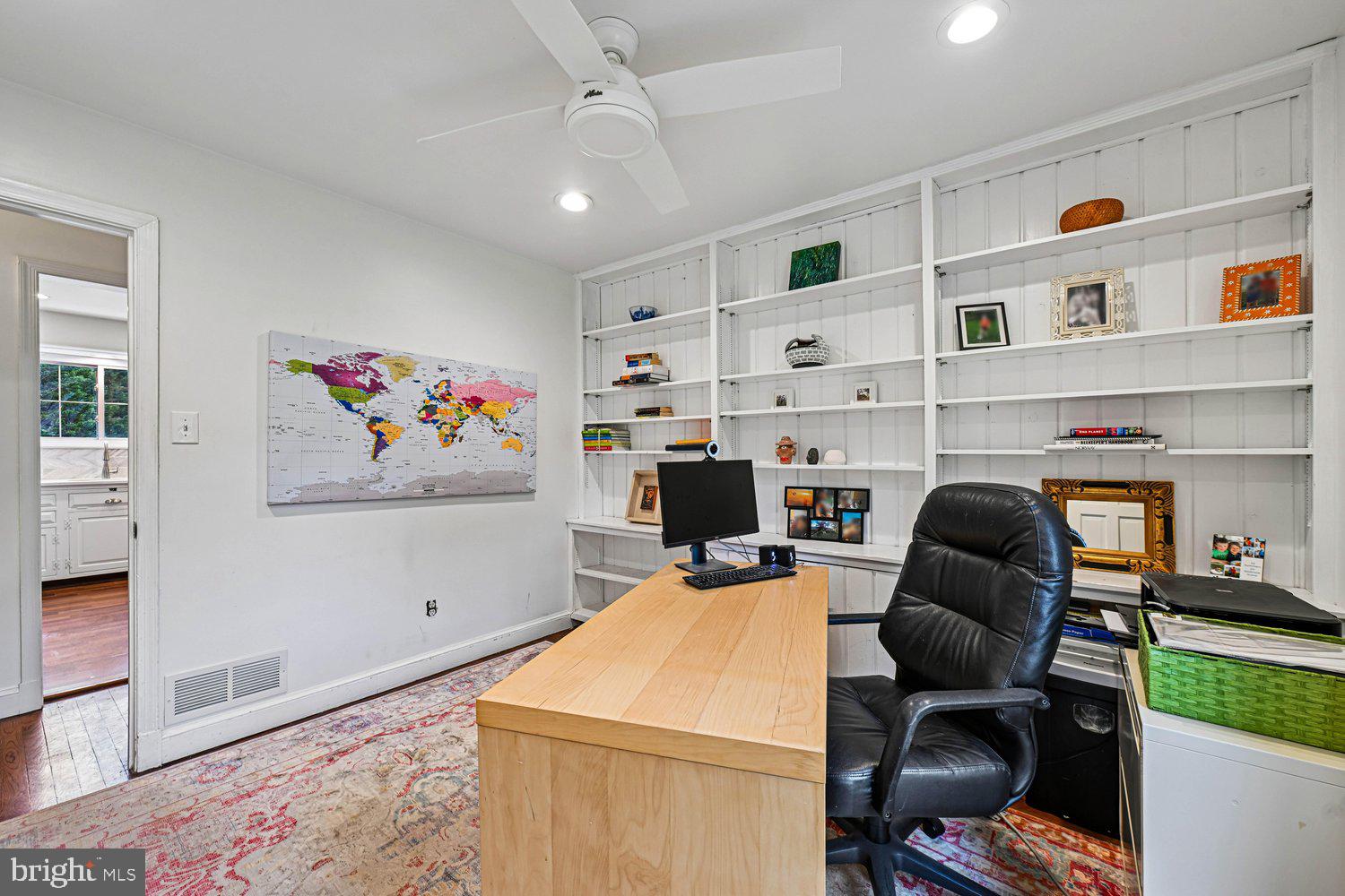 MANOR PARK - Residential
