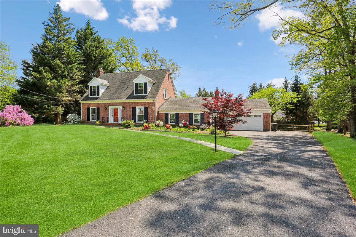 4004 MANOR PARK COURT