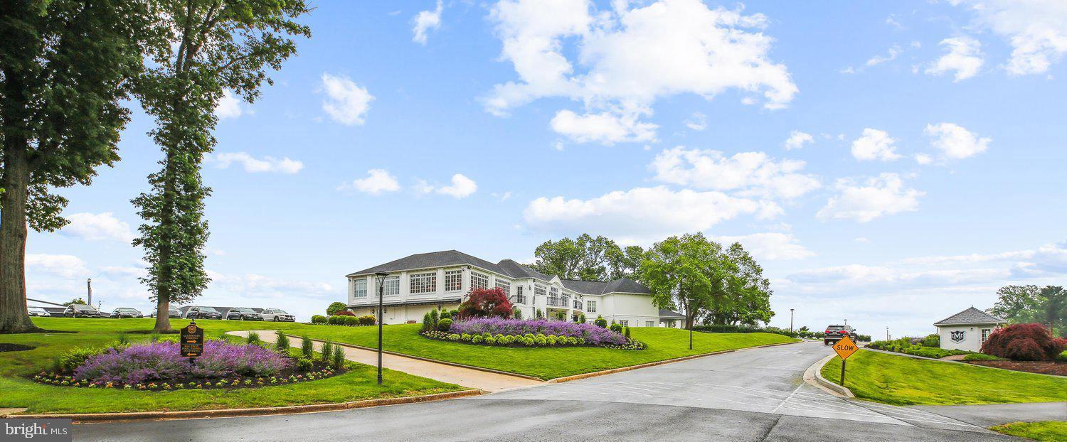 MANOR PARK - Residential