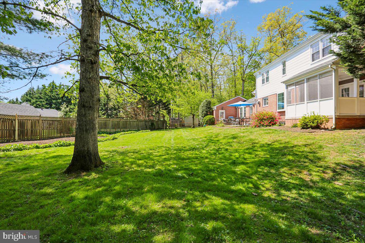 4004 MANOR PARK COURT