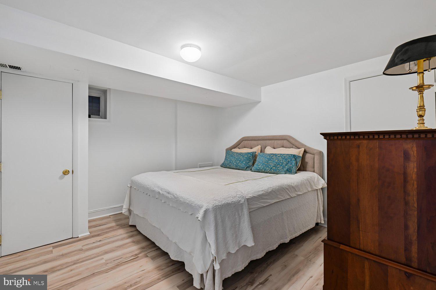 MANOR PARK - Residential