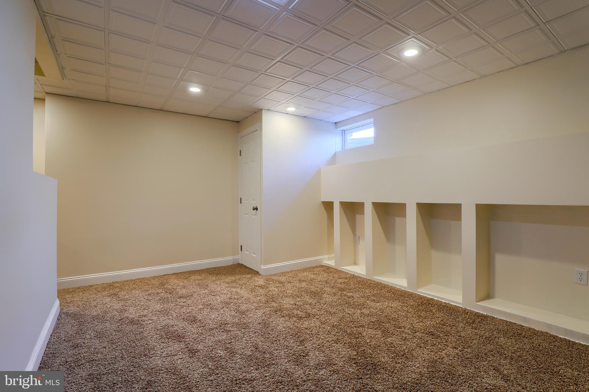 WALLINGFORD ESTATES - Residential