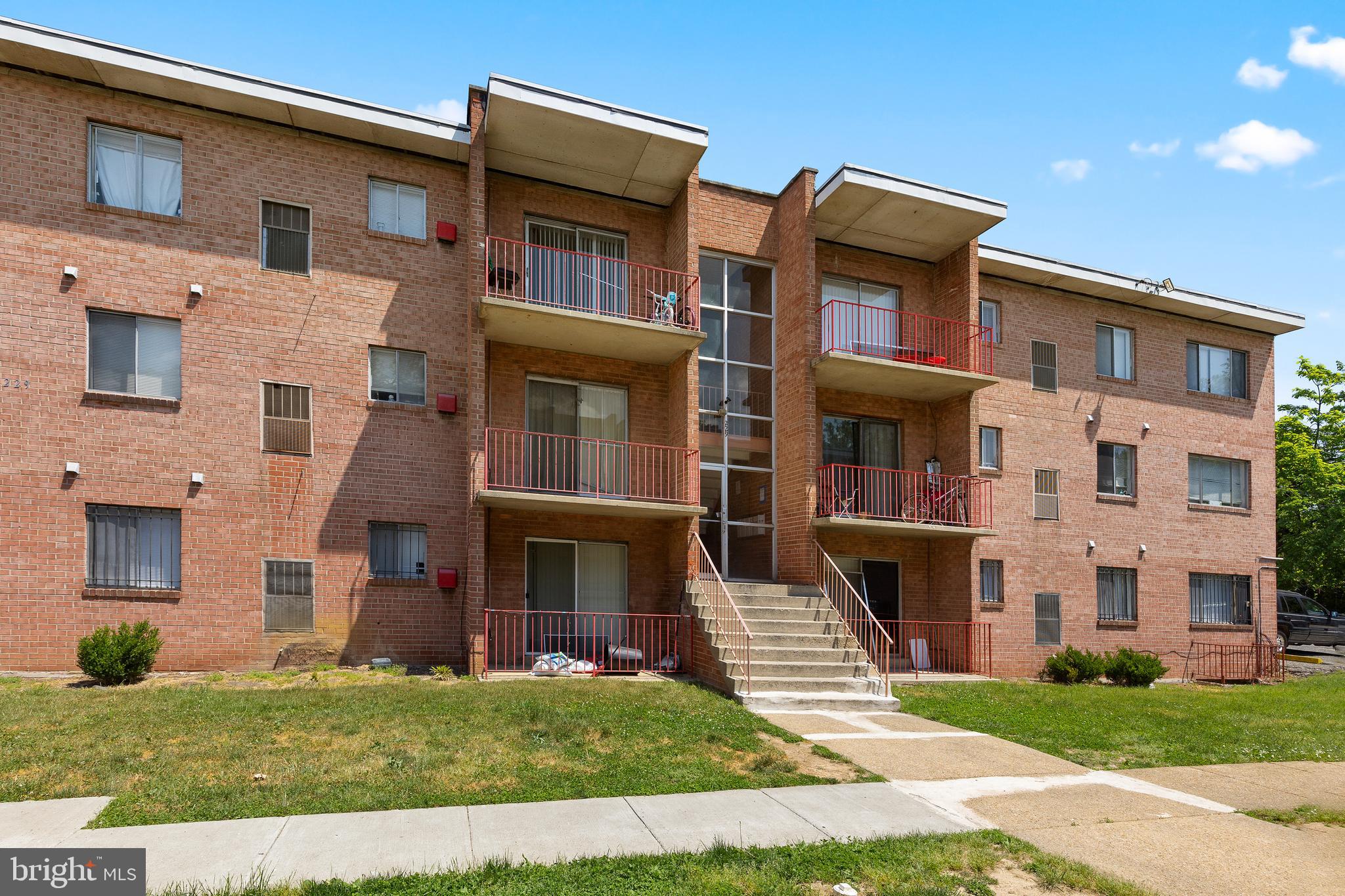 225 43RD ROAD NE 104