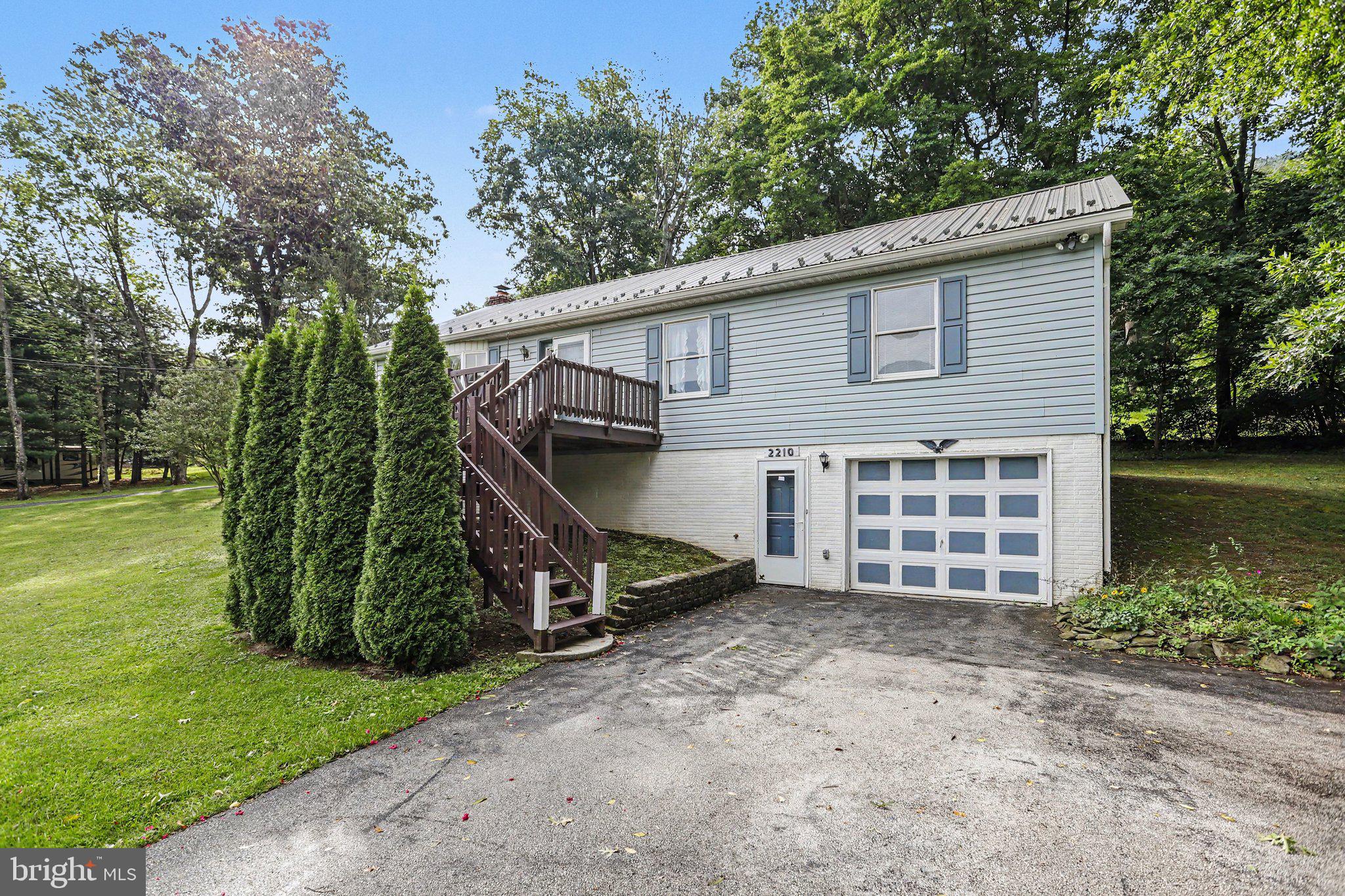 2210 WAYNESBORO PIKE