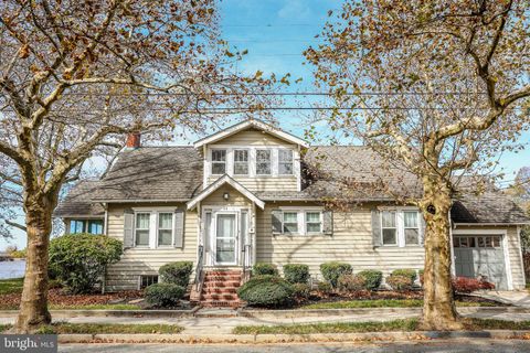 Homes For Sale - 22 Delaware Avenue<br/> PENNS GROVE, NJ 08069