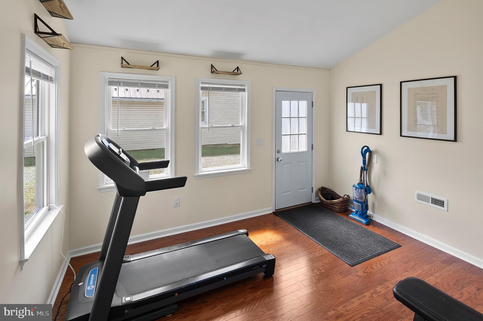 PERRYVILLE - Residential