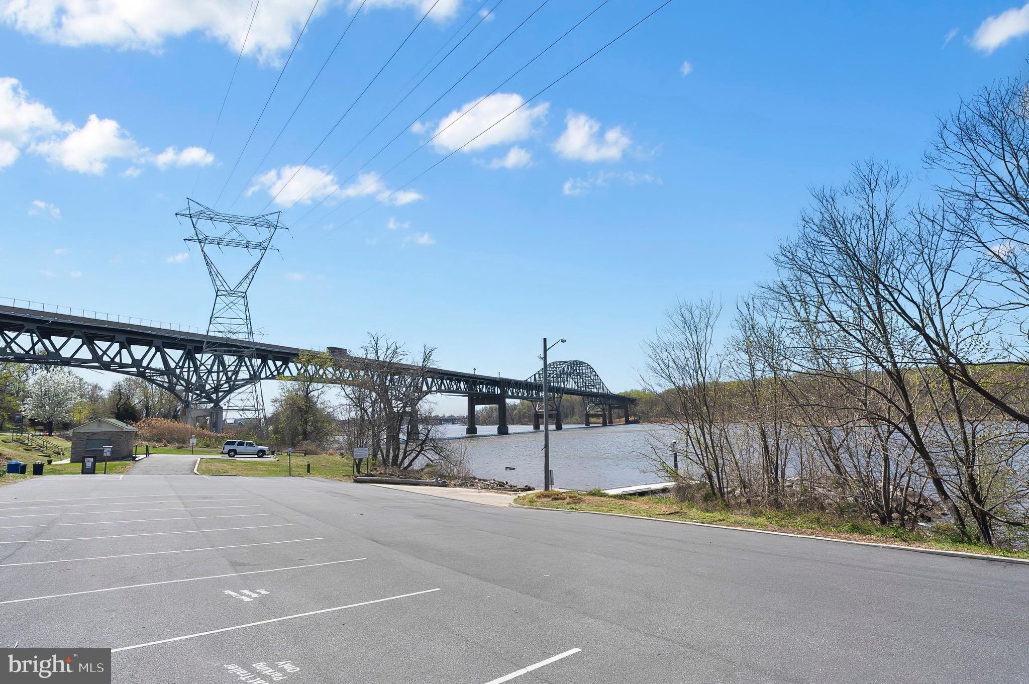 PERRYVILLE - Residential