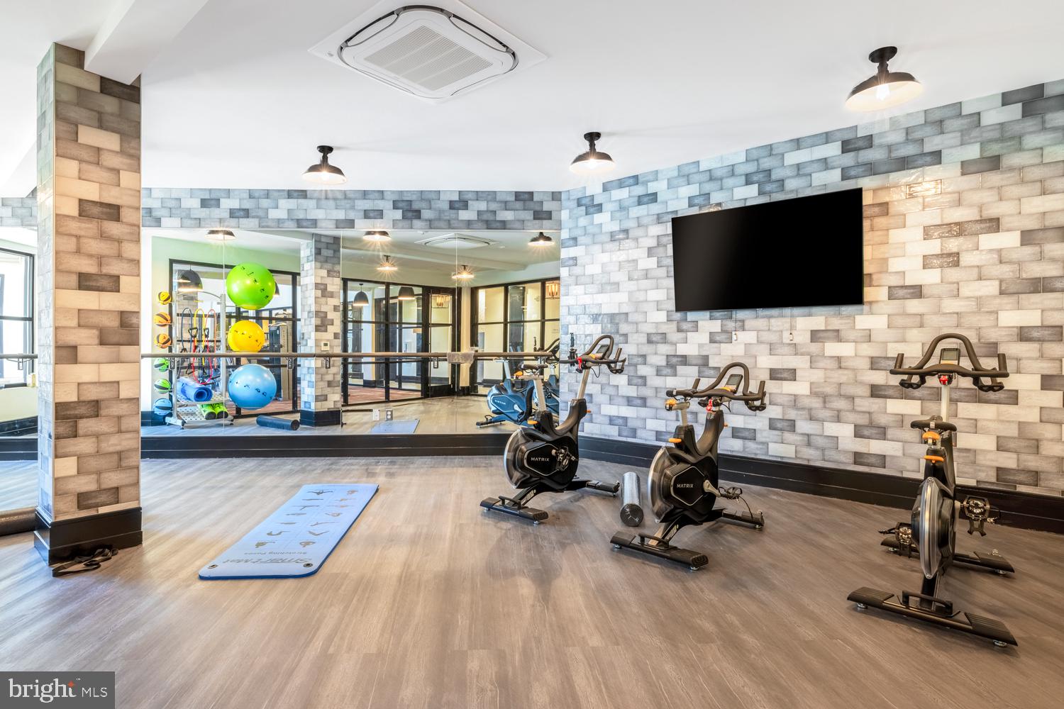 CREEKSTONE VILLAGE - Residential