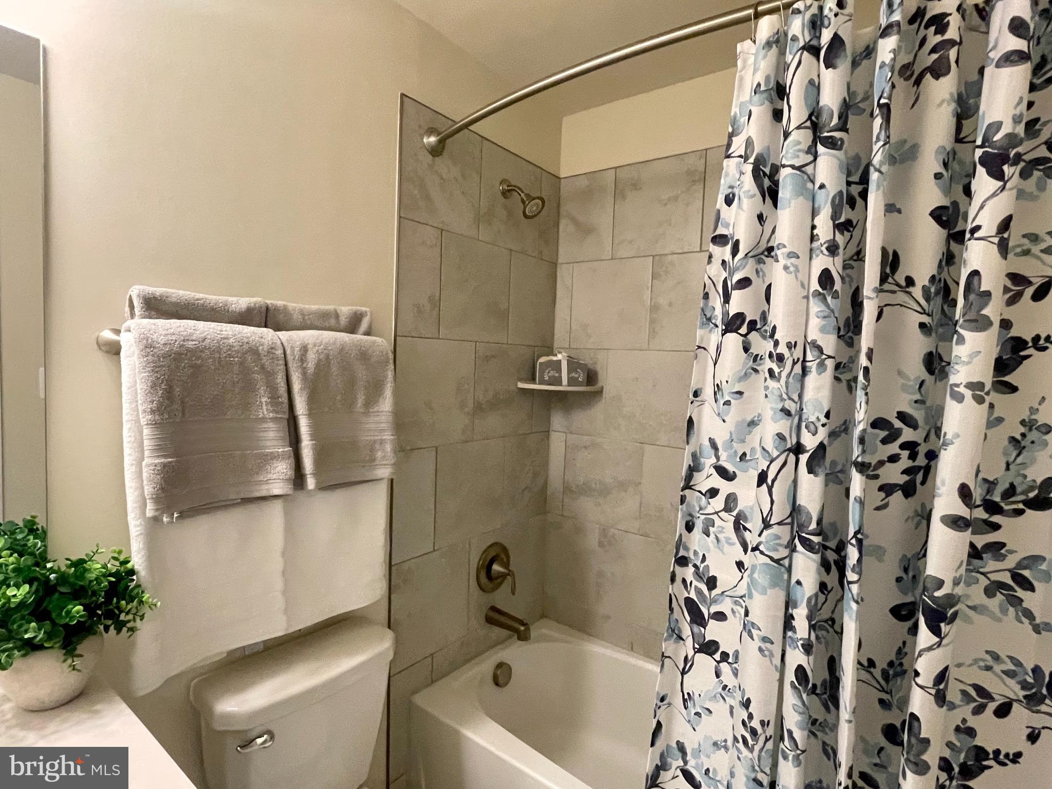 CREEKSTONE VILLAGE - Residential