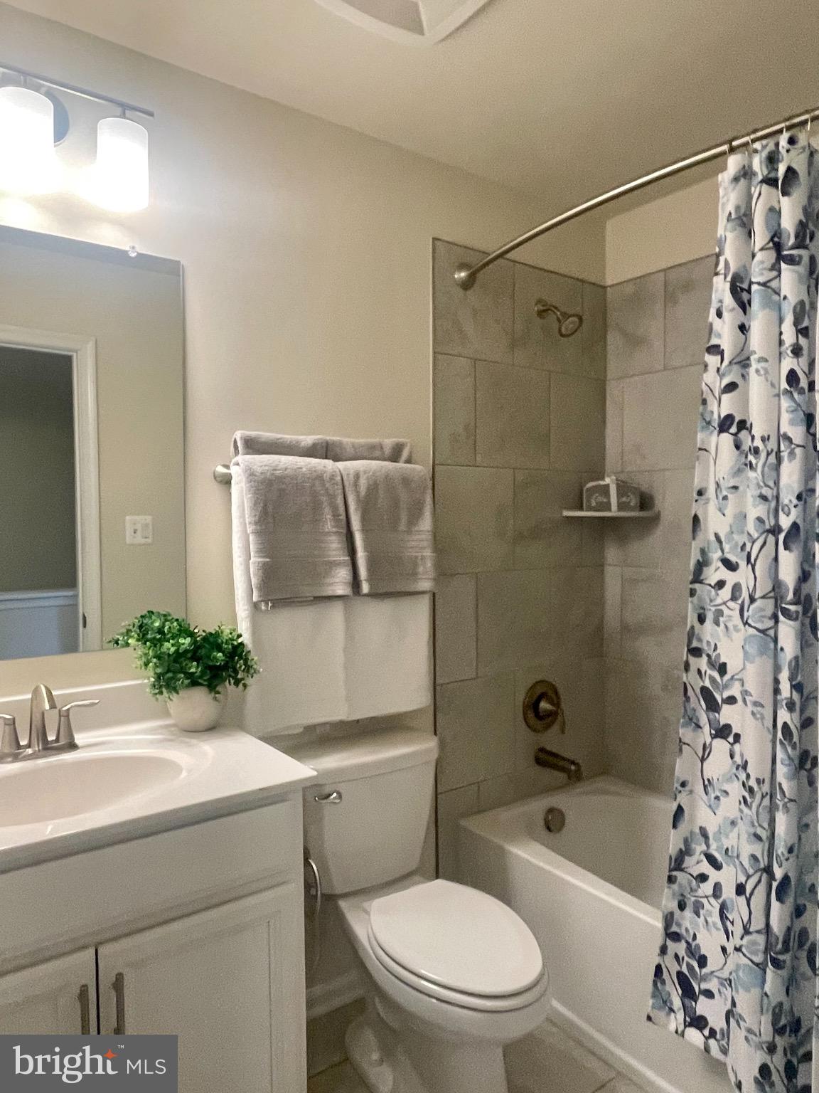 CREEKSTONE VILLAGE - Residential