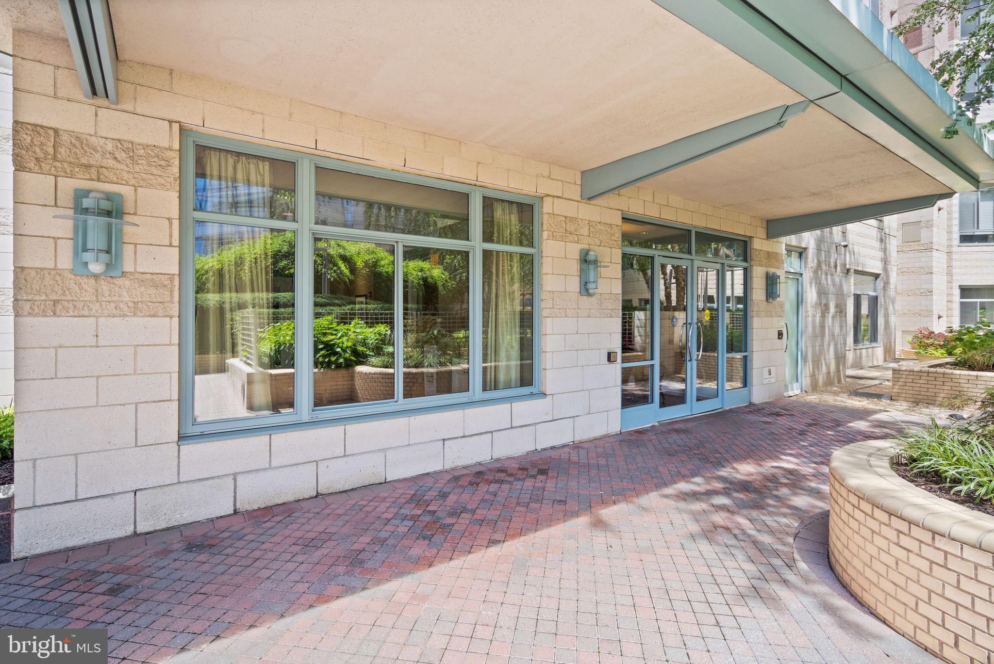 CONTINENTAL - Residential Lease