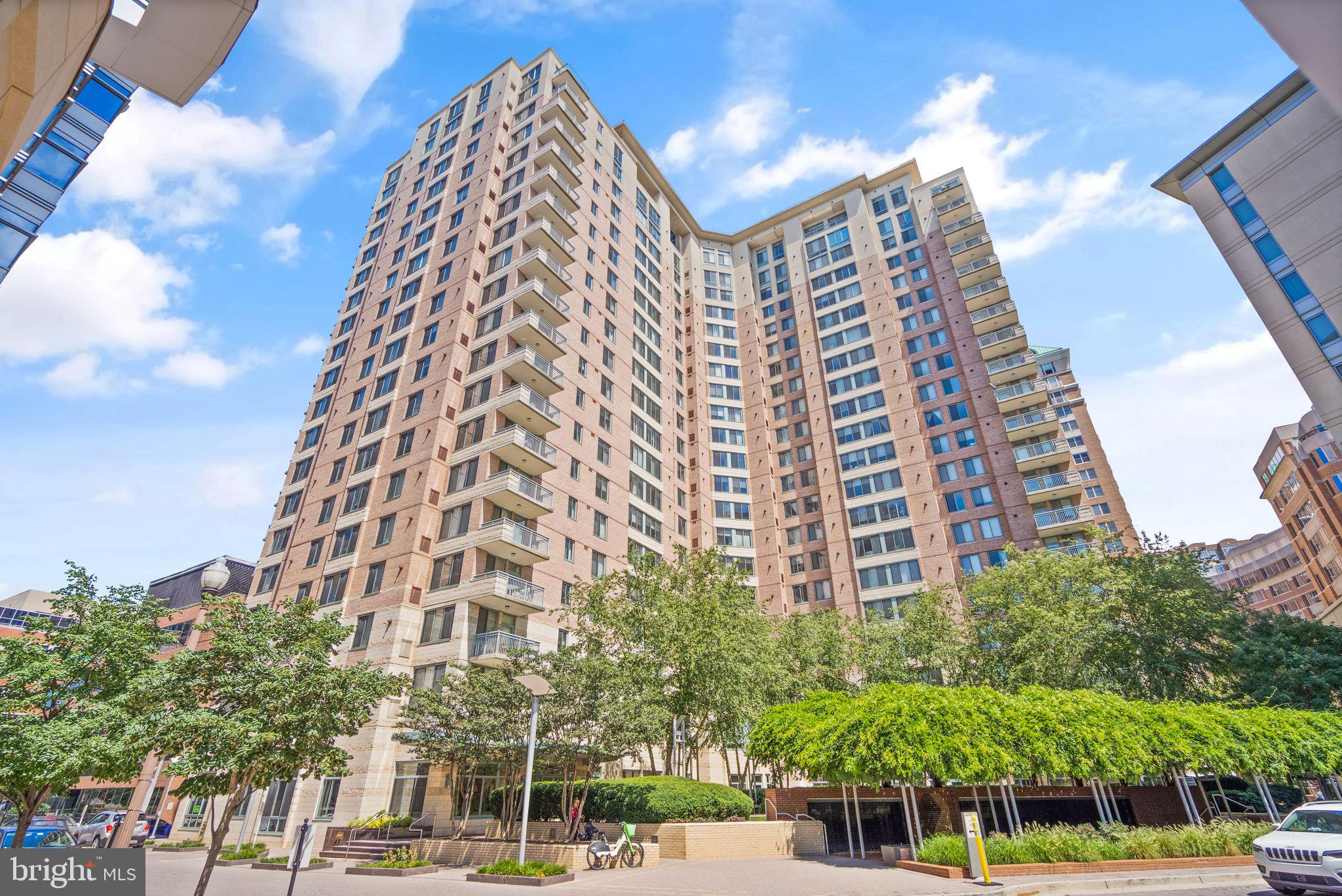 CONTINENTAL - Residential Lease