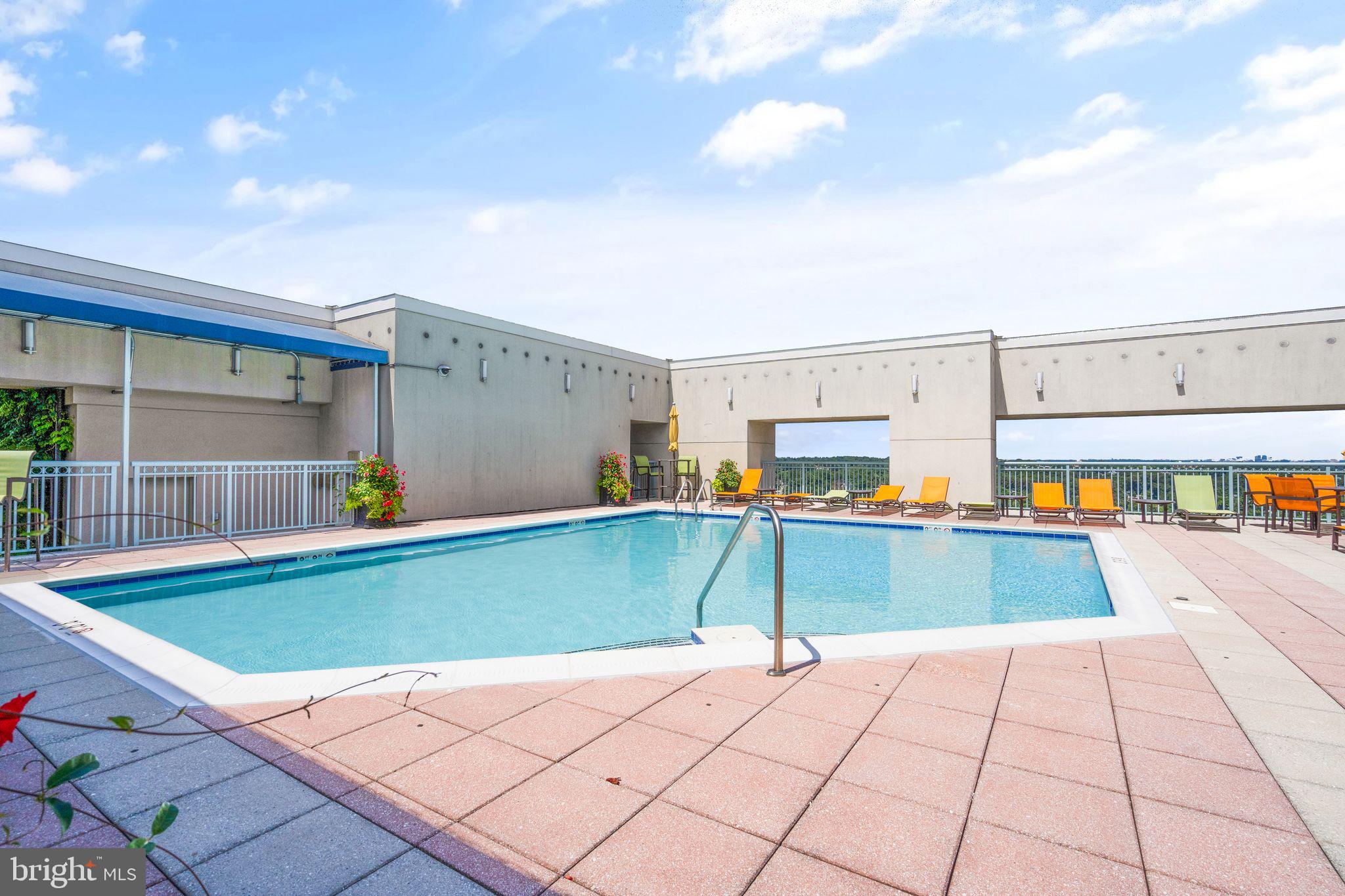 CONTINENTAL - Residential Lease