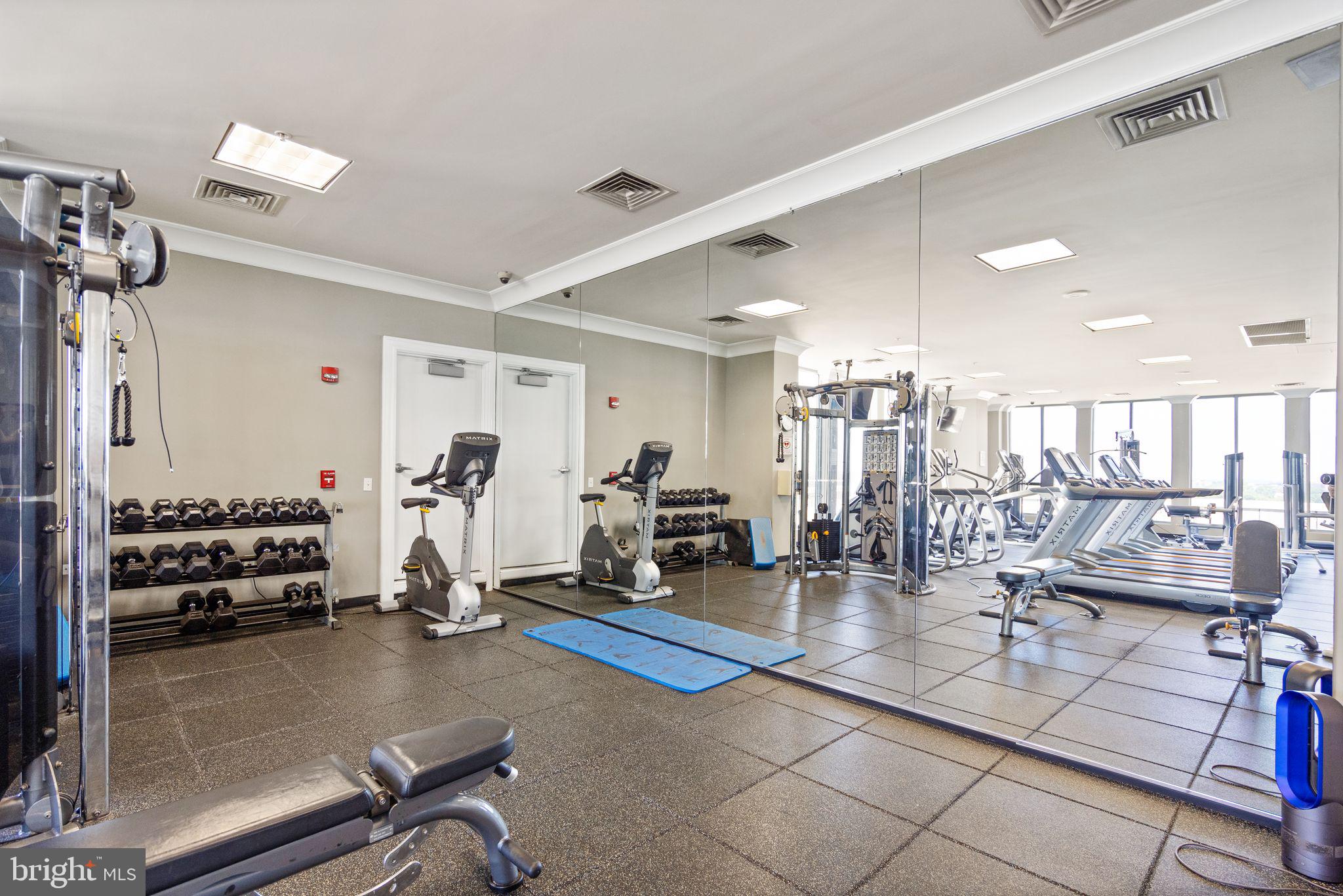 CONTINENTAL - Residential Lease