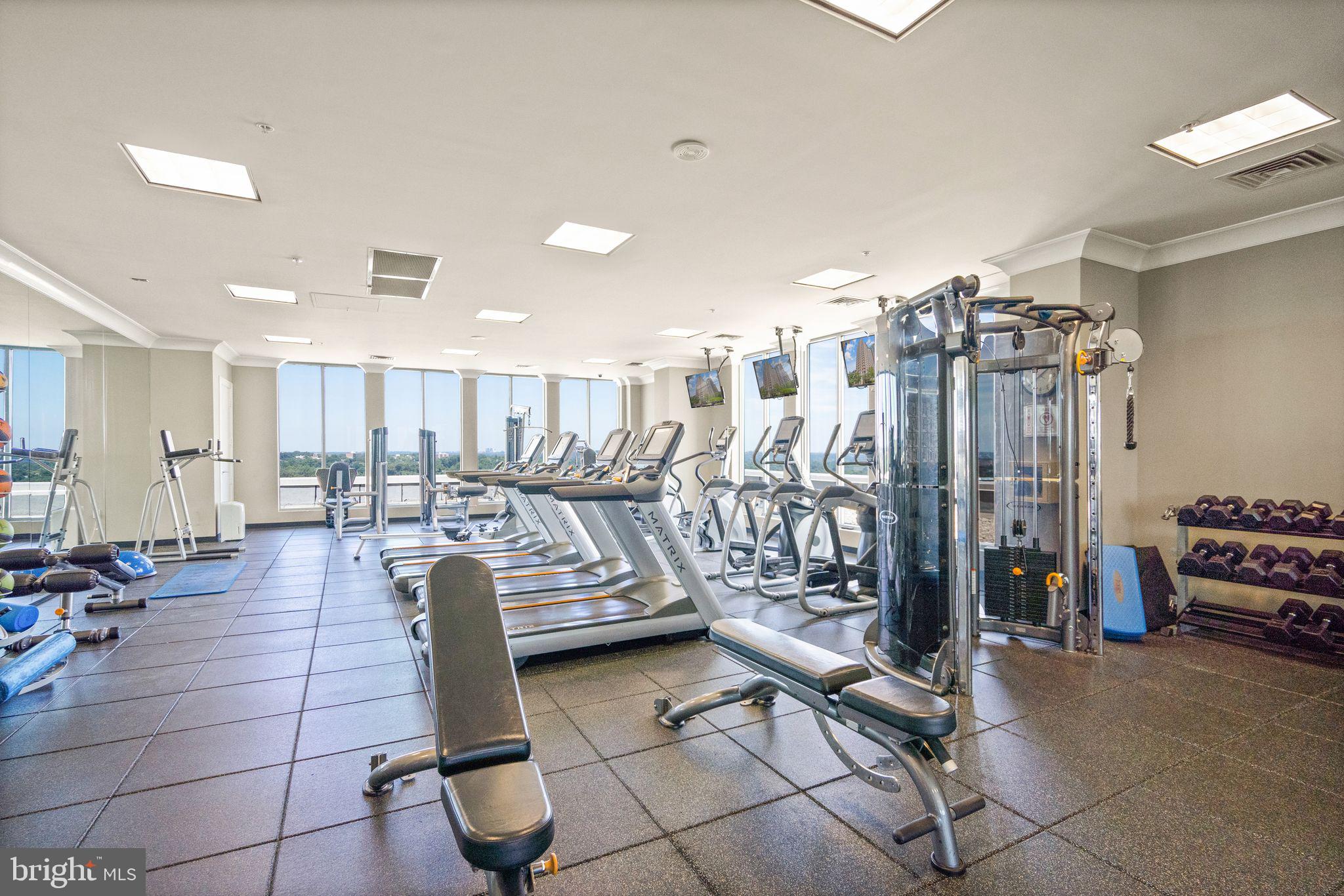 CONTINENTAL - Residential Lease