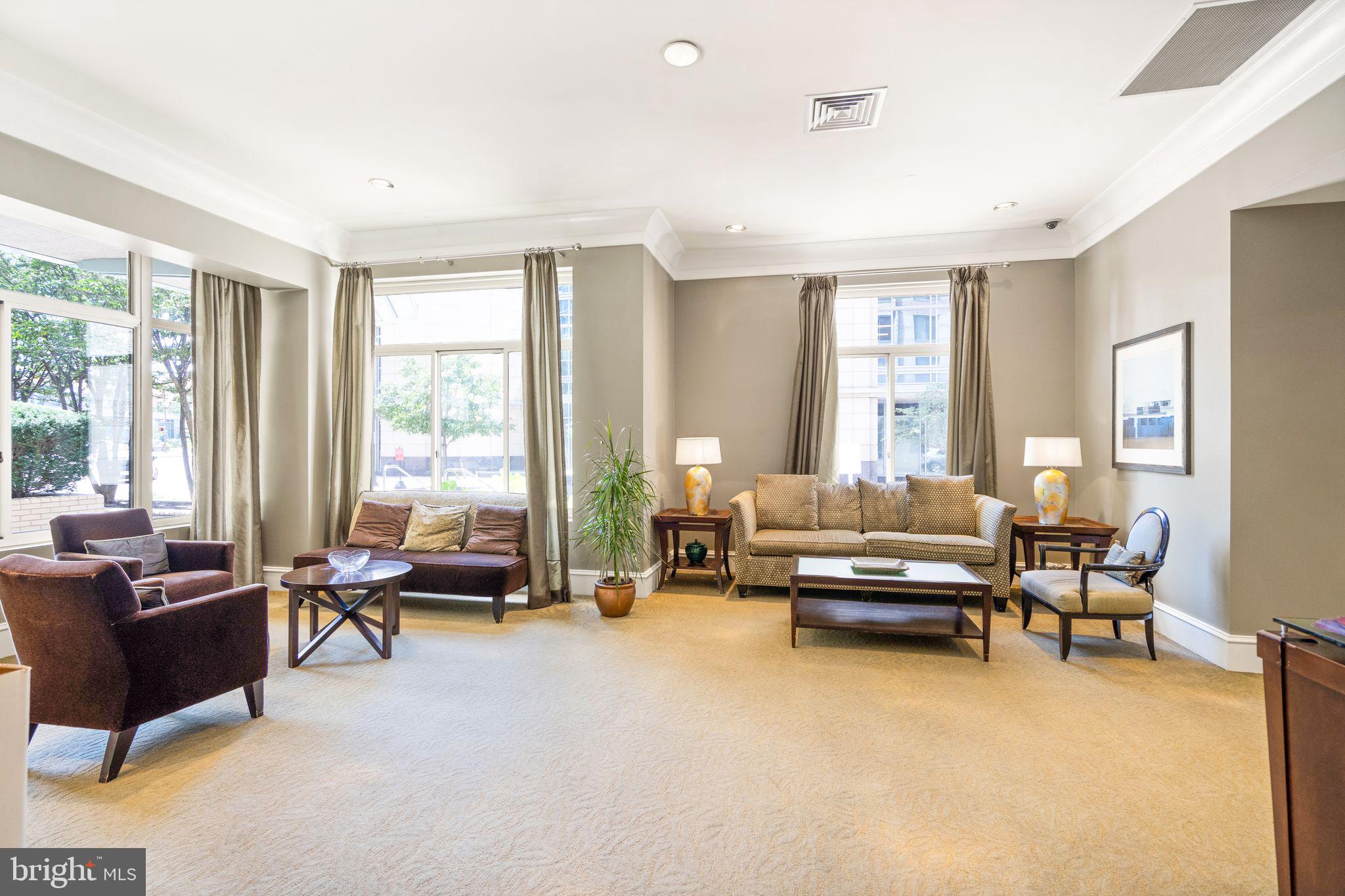 CONTINENTAL - Residential Lease