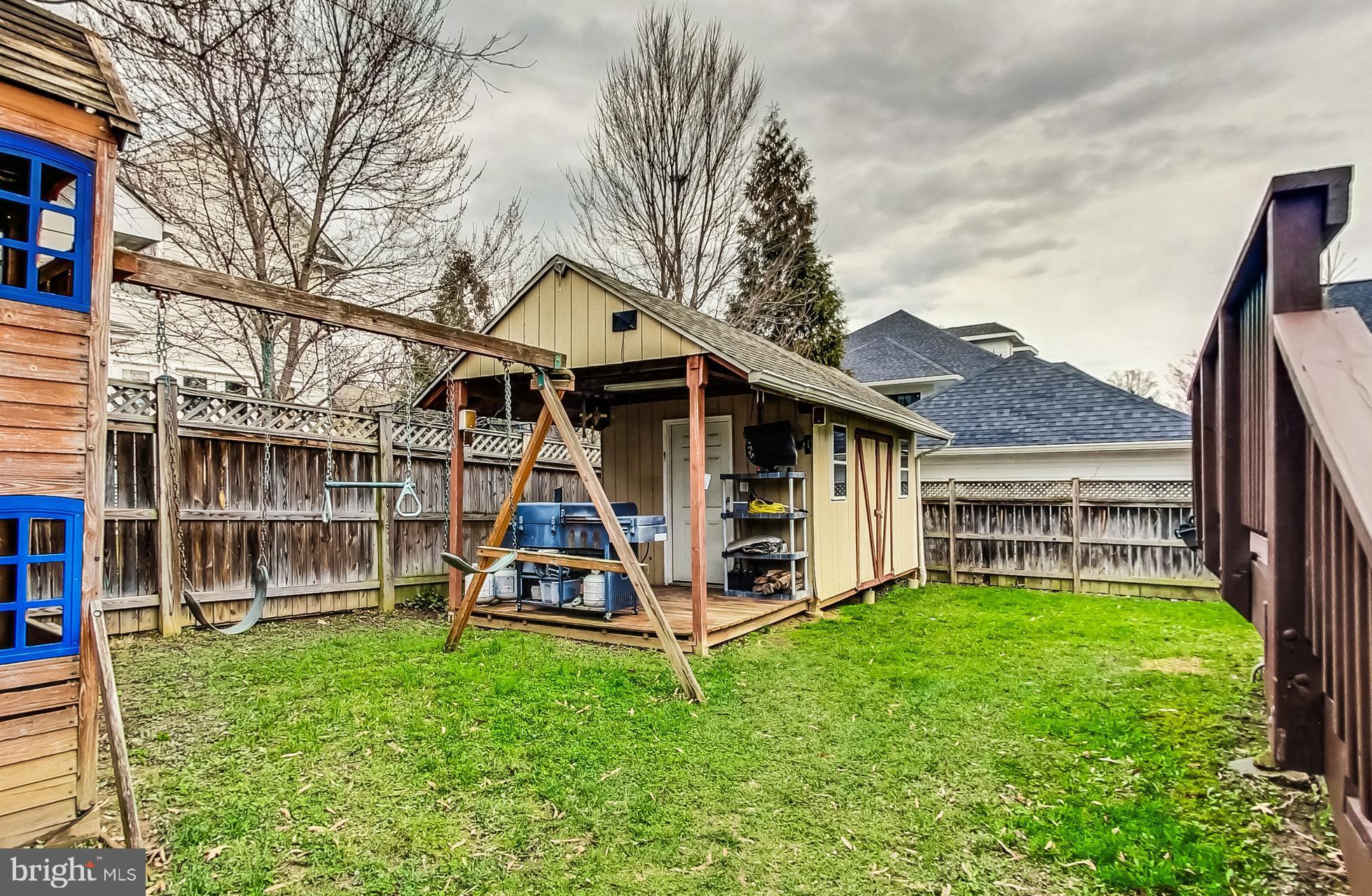 LEE HEIGHTS - Residential