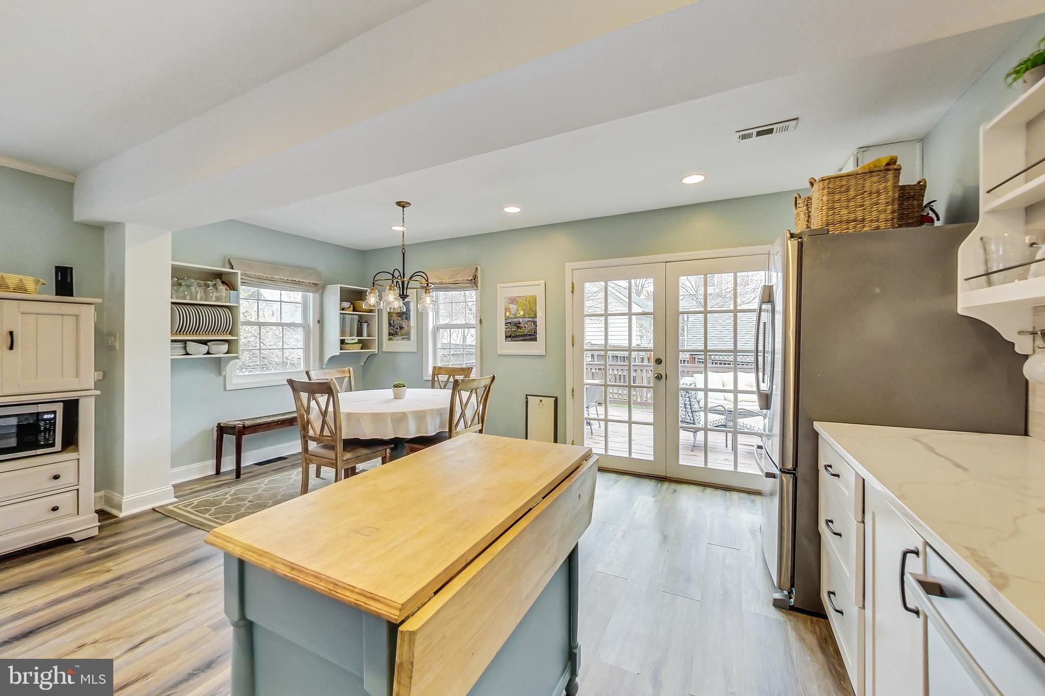 LEE HEIGHTS - Residential