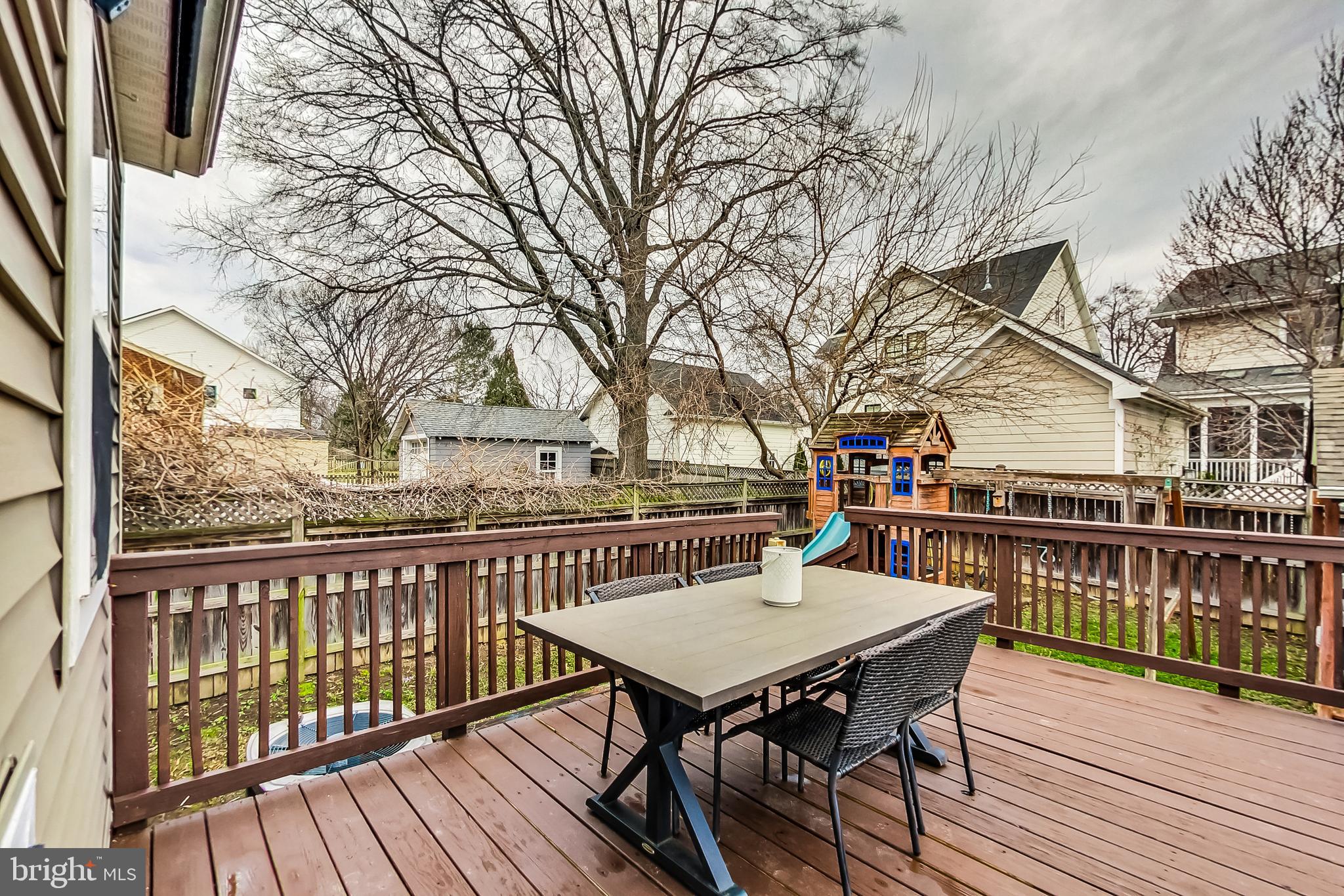 LEE HEIGHTS - Residential