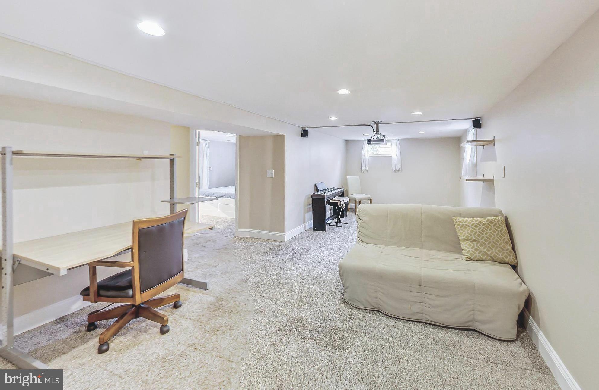 LEE HEIGHTS - Residential