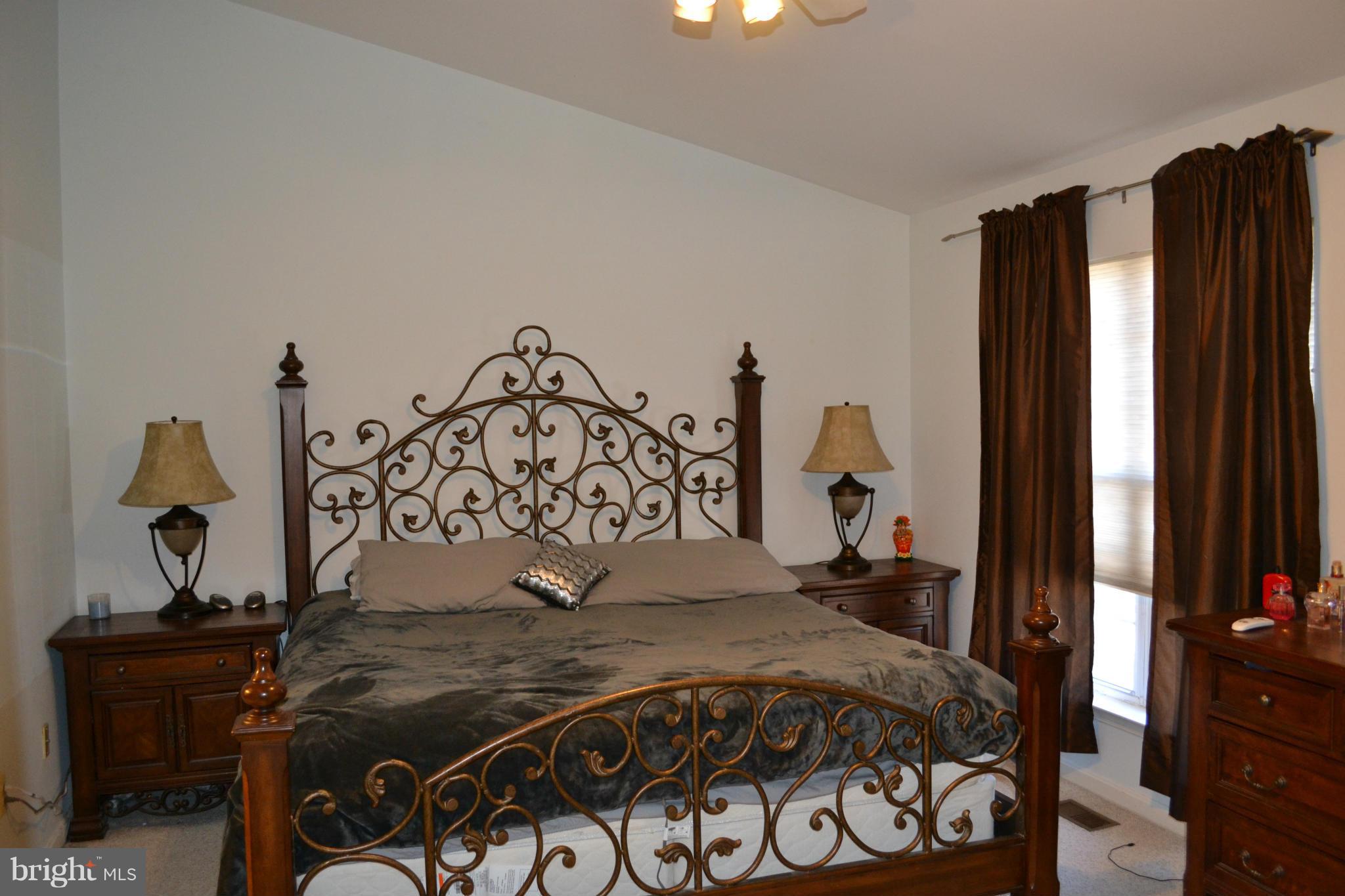 SEVEN OAKS - Residential