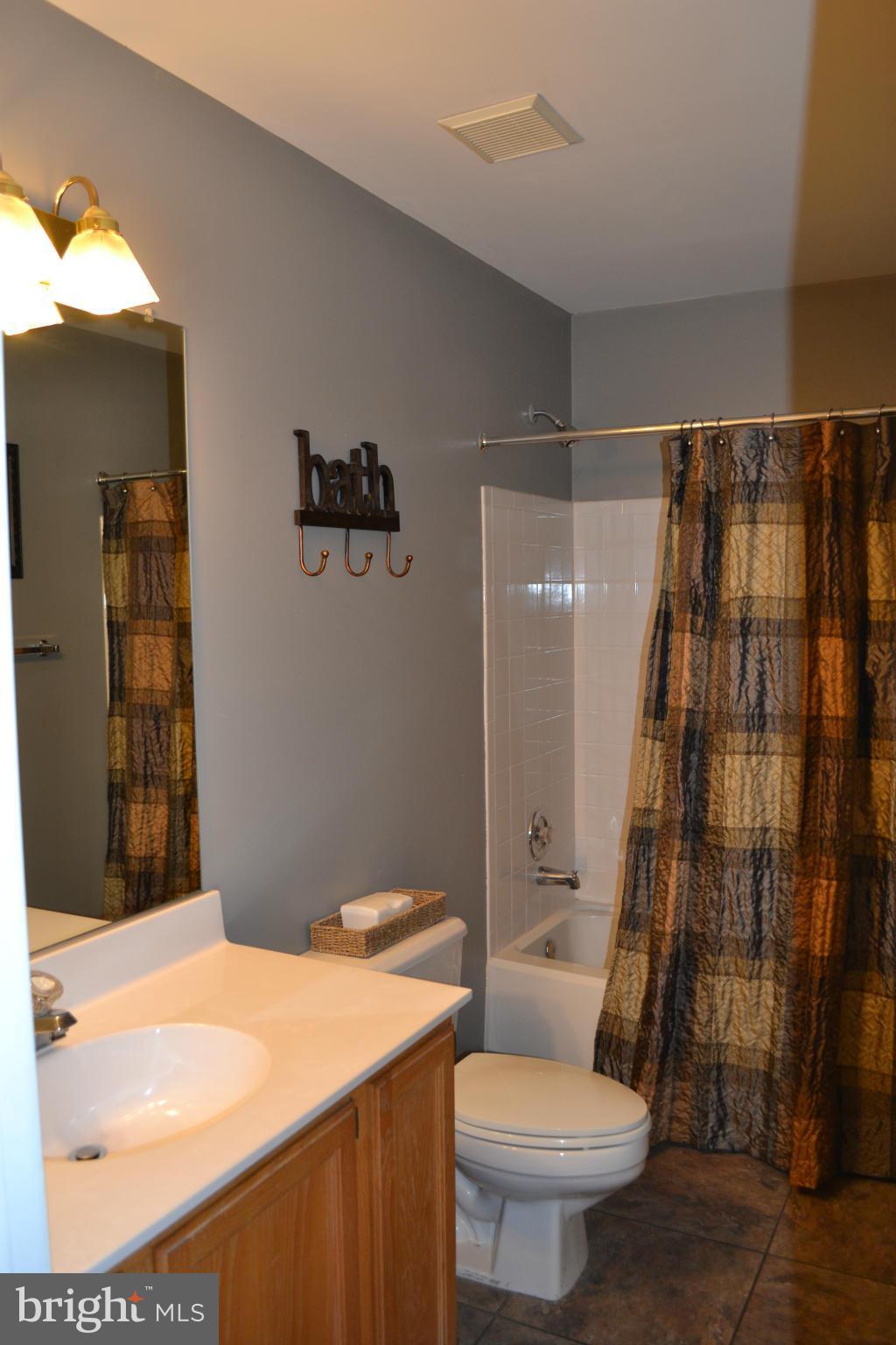 SEVEN OAKS - Residential