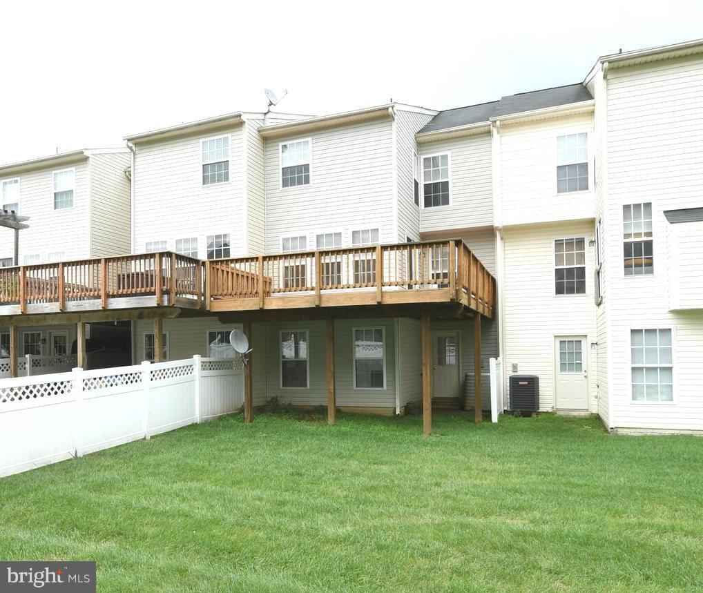 LAKELAND PLACE - Residential