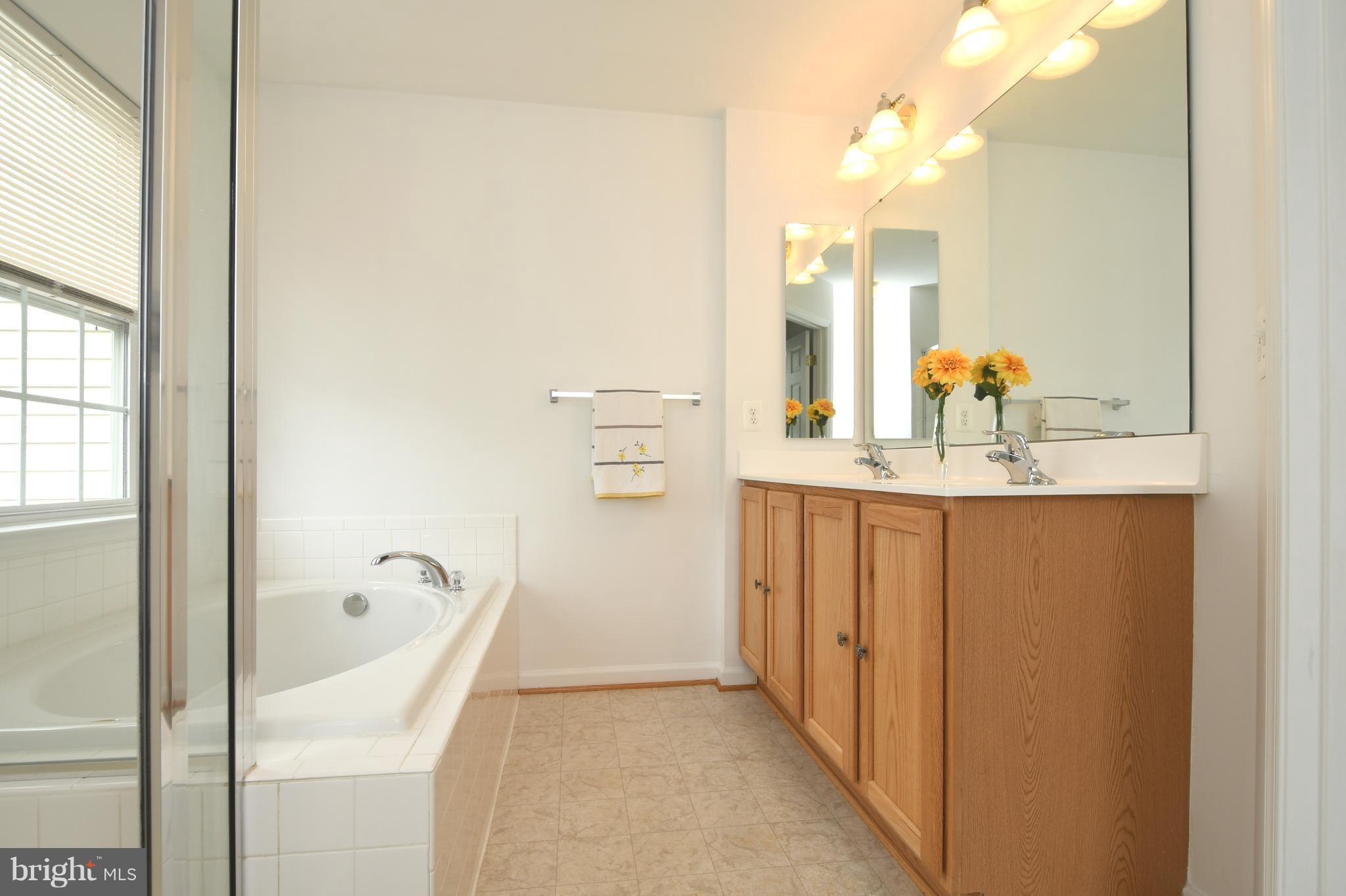 LAKELAND PLACE - Residential