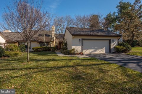 12 FETLOCK LANE 12 BLUE BELL PA 19422