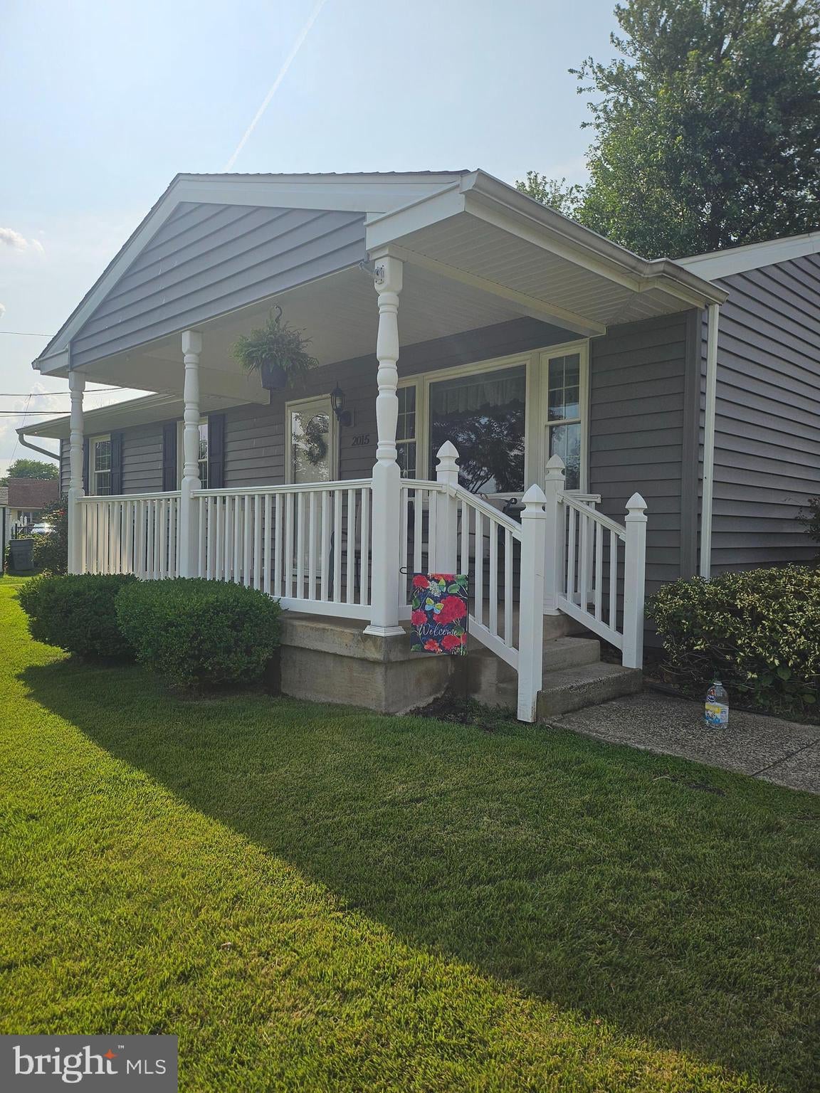 2015 SUMMIT AVENUE