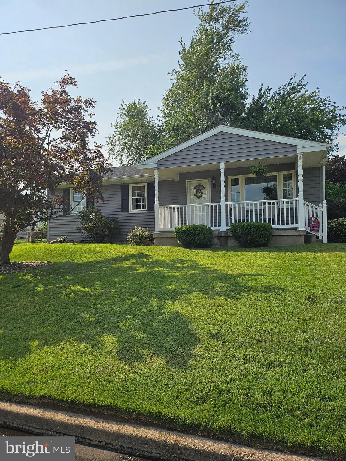 2015 SUMMIT AVENUE
