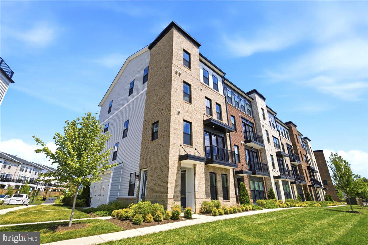 43382 FARRINGDON SQUARE