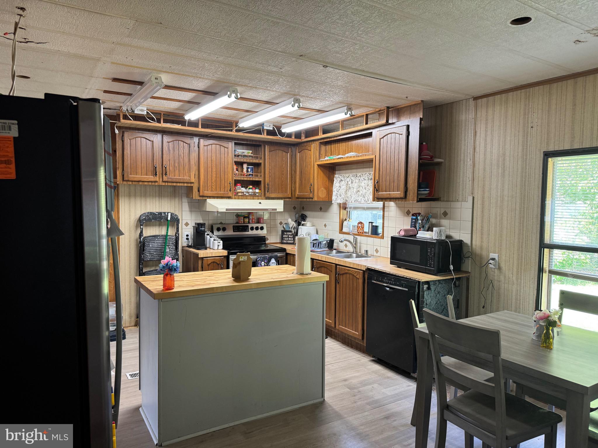 ENCHANTED ACRES - Residential