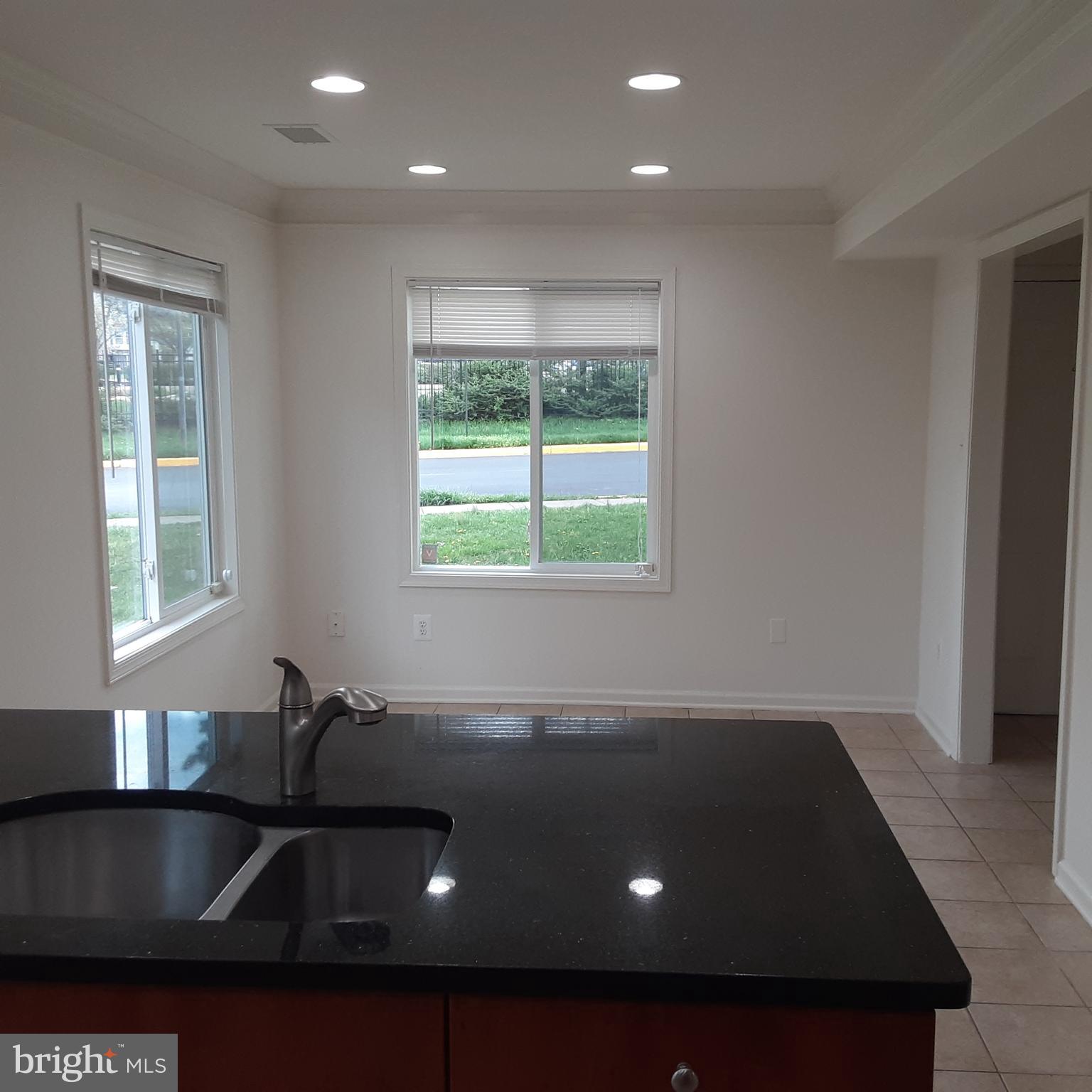 FOUR SEASONS - Residential Lease