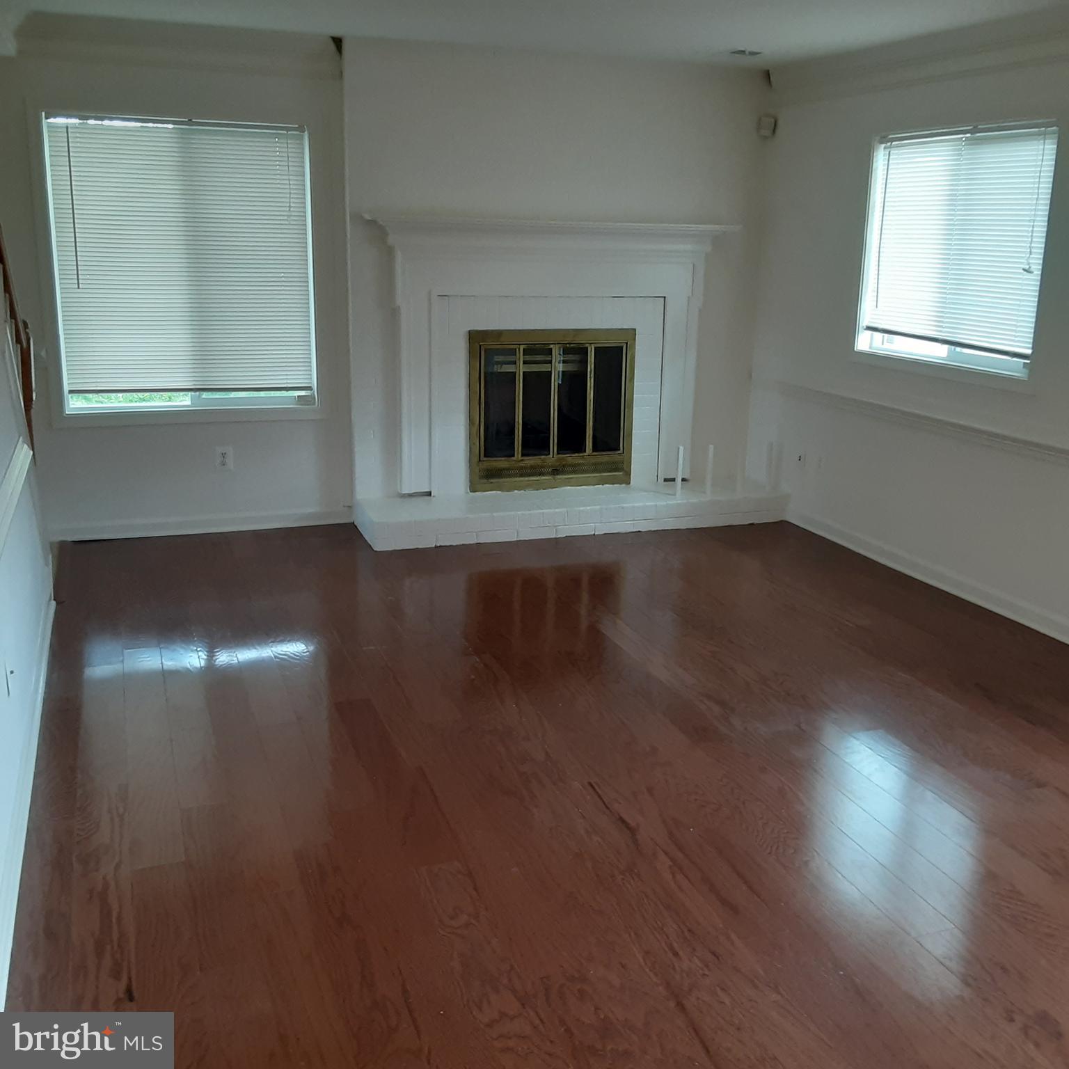 FOUR SEASONS - Residential Lease