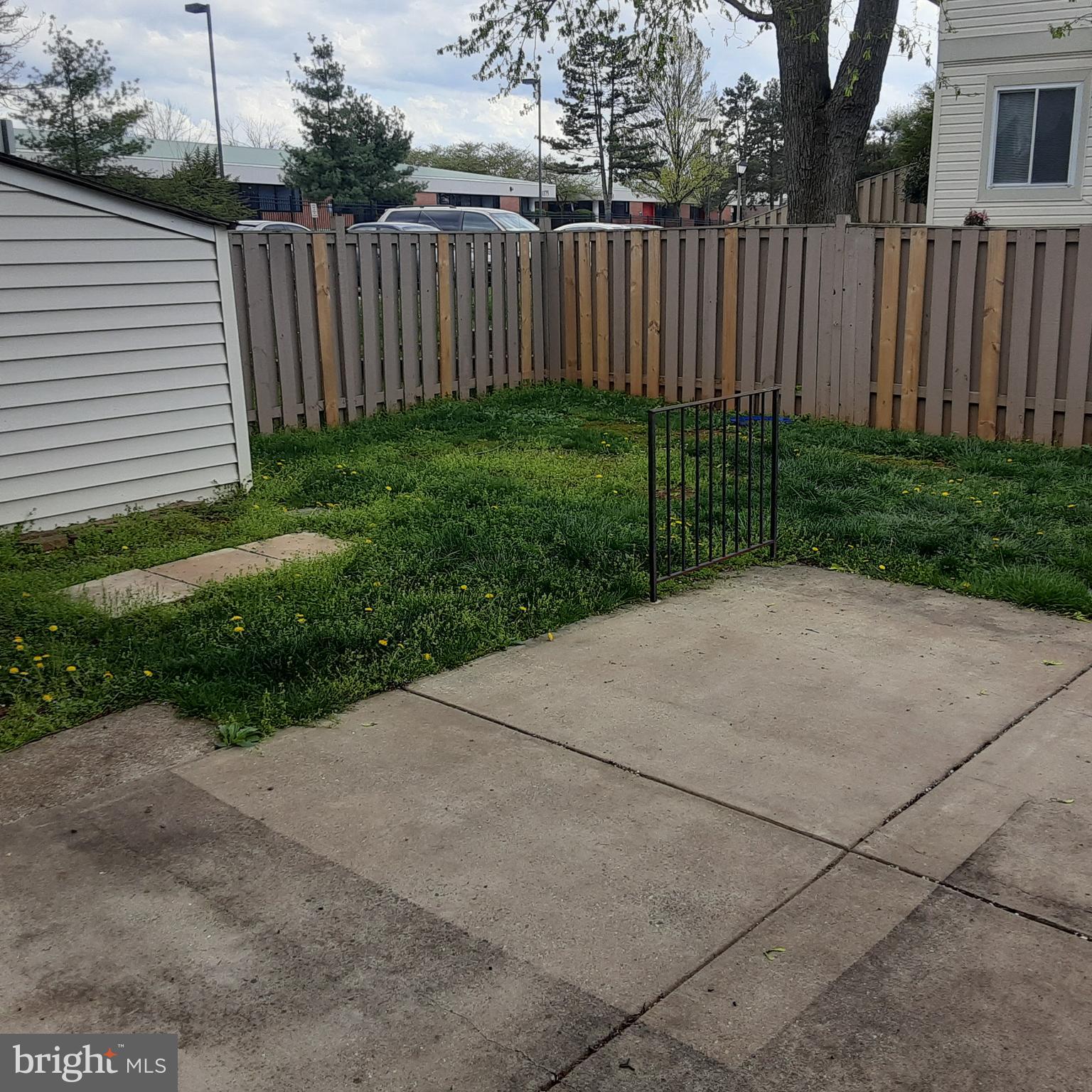 FOUR SEASONS - Residential Lease