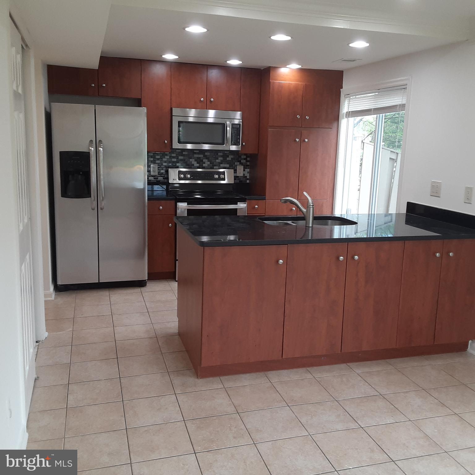 FOUR SEASONS - Residential Lease