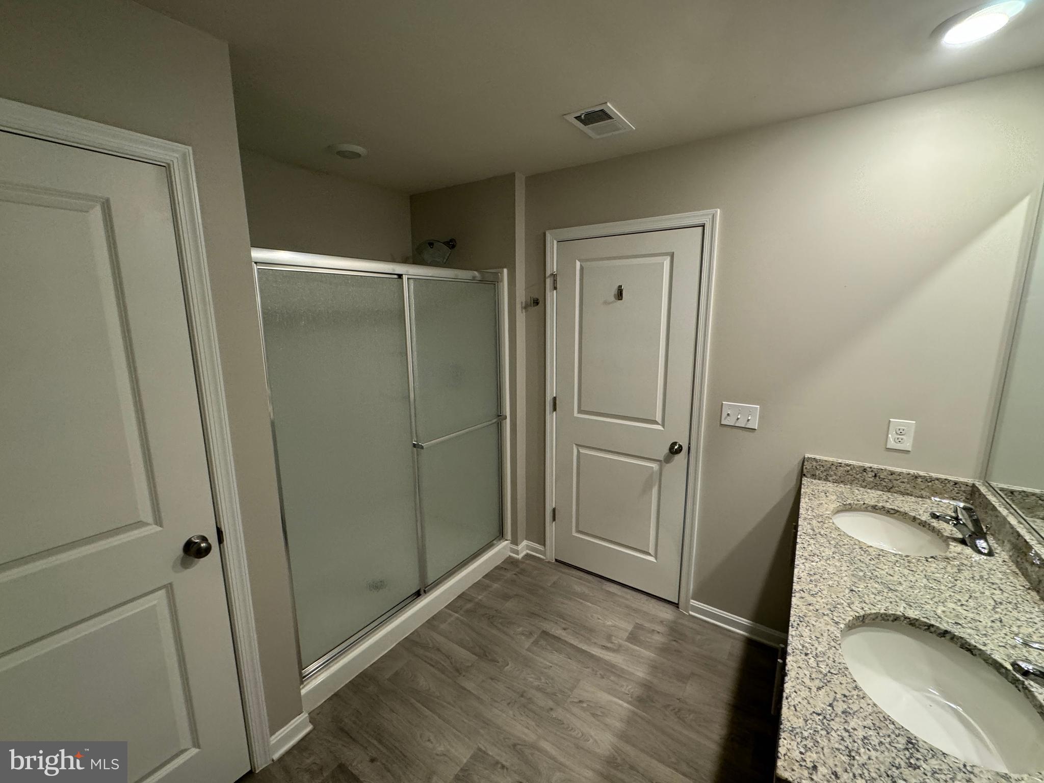 SHENANDOAH CROSSING - Residential Lease