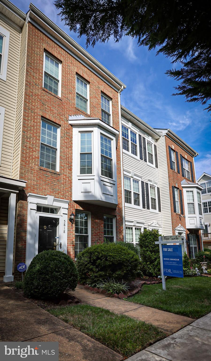 5818 COWLING COURT