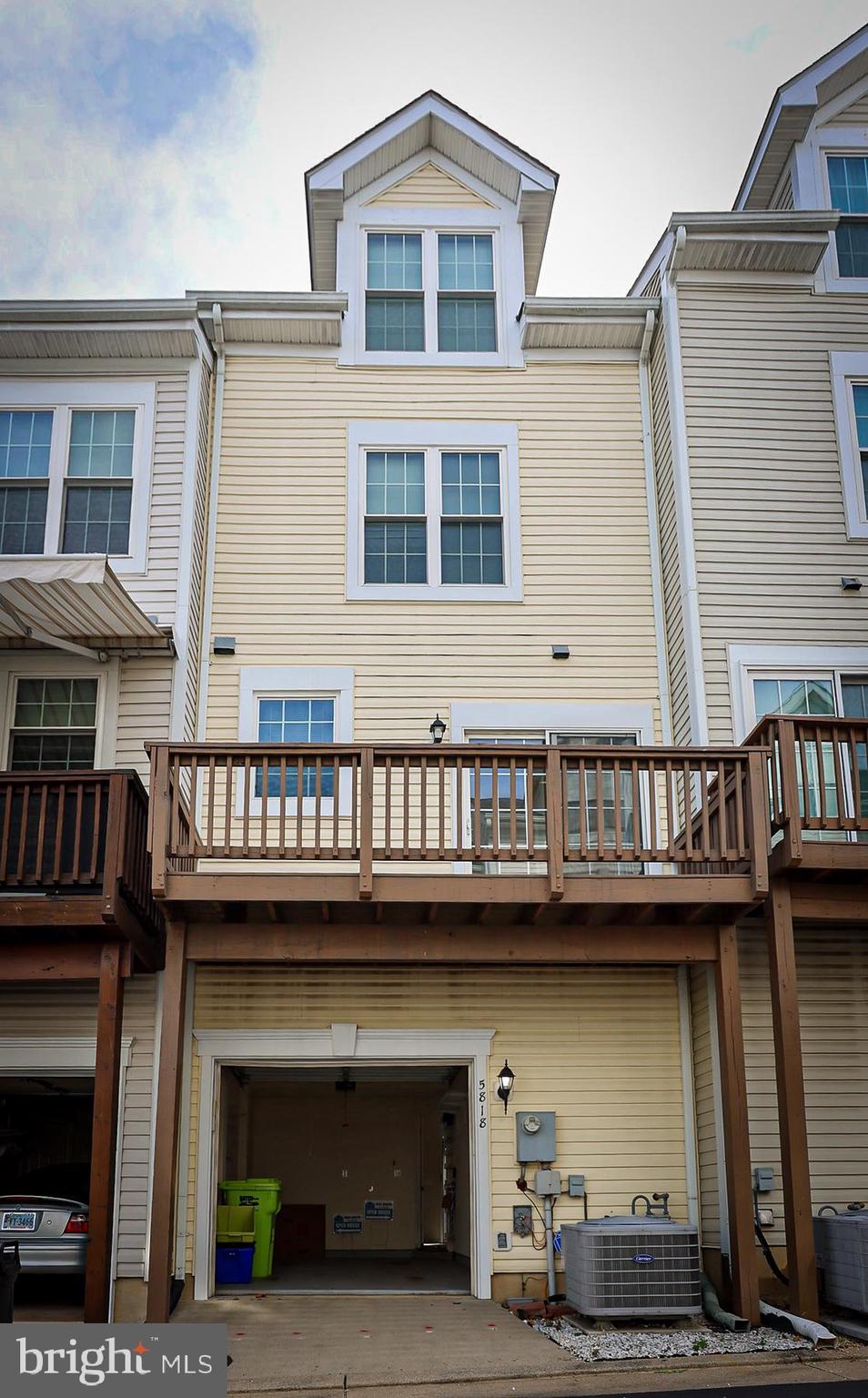 5818 COWLING COURT
