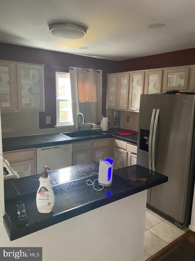 GROVEWOOD - Residential Lease