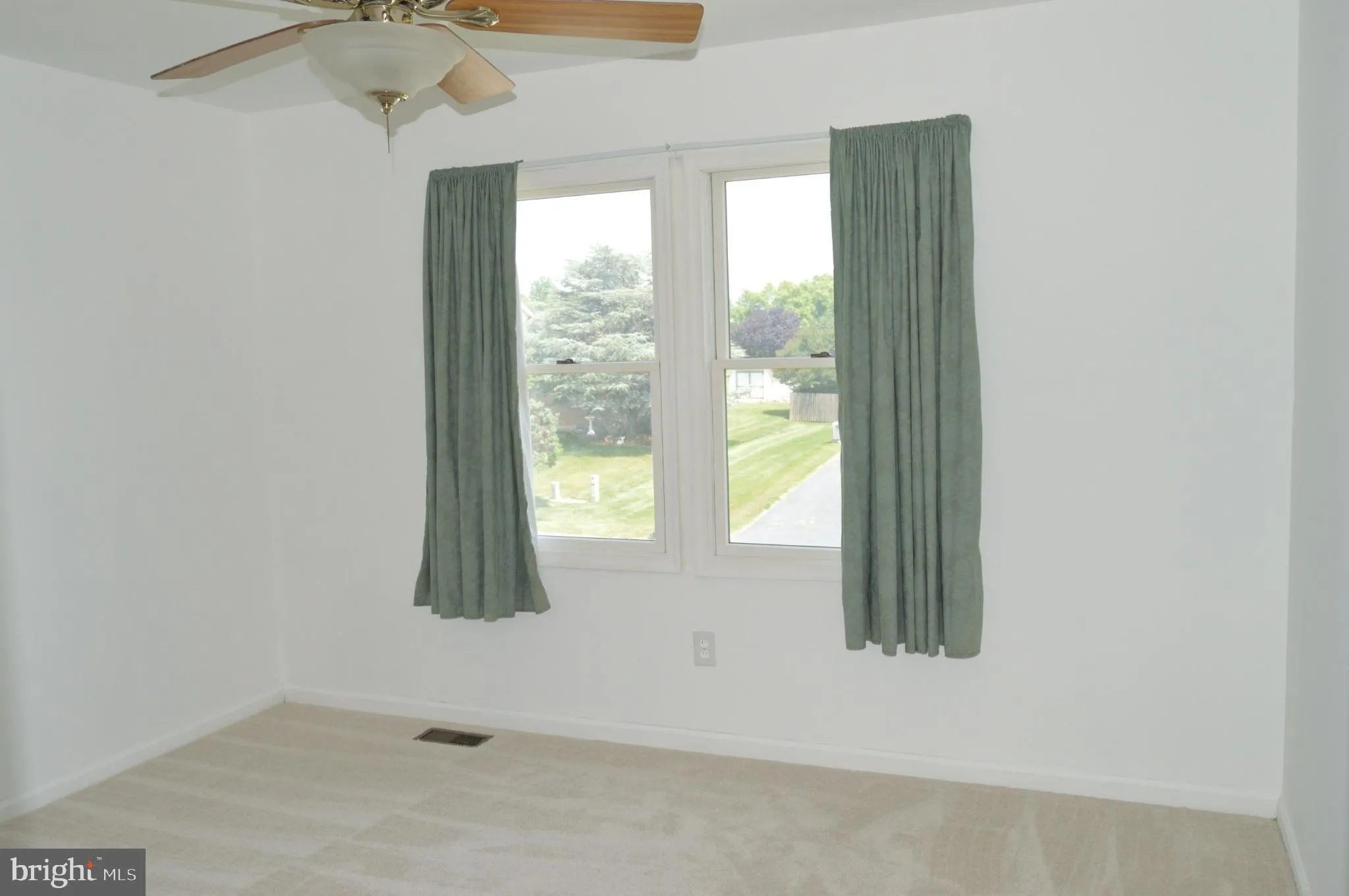 New Castle, Delaware 19720, United States, 4 Bedrooms Bedrooms, ,3 BathroomsBathrooms,Residential,Active,158515