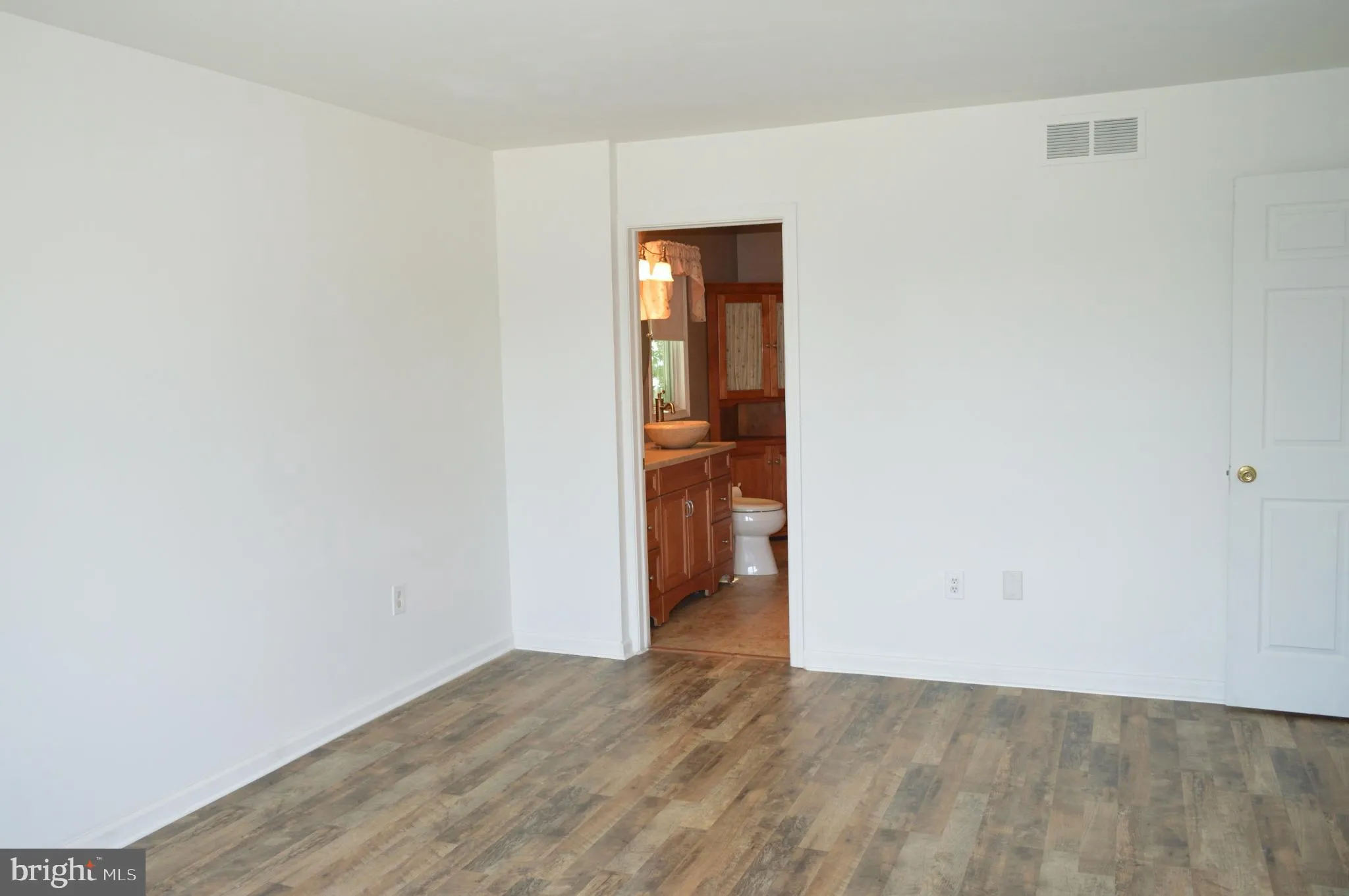 New Castle, Delaware 19720, United States, 4 Bedrooms Bedrooms, ,3 BathroomsBathrooms,Residential,Active,158515