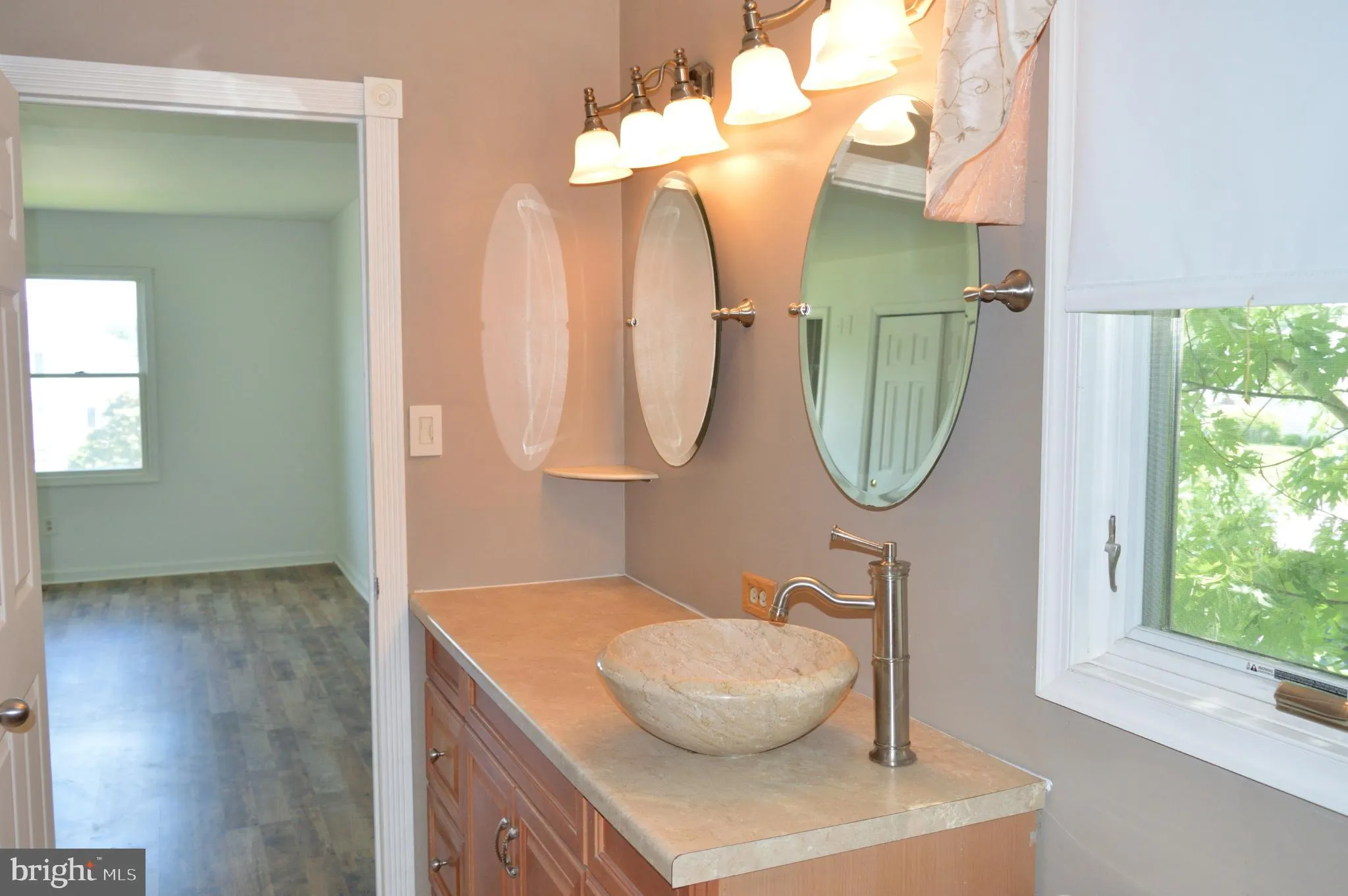 New Castle, Delaware 19720, United States, 4 Bedrooms Bedrooms, ,3 BathroomsBathrooms,Residential,Active,158515