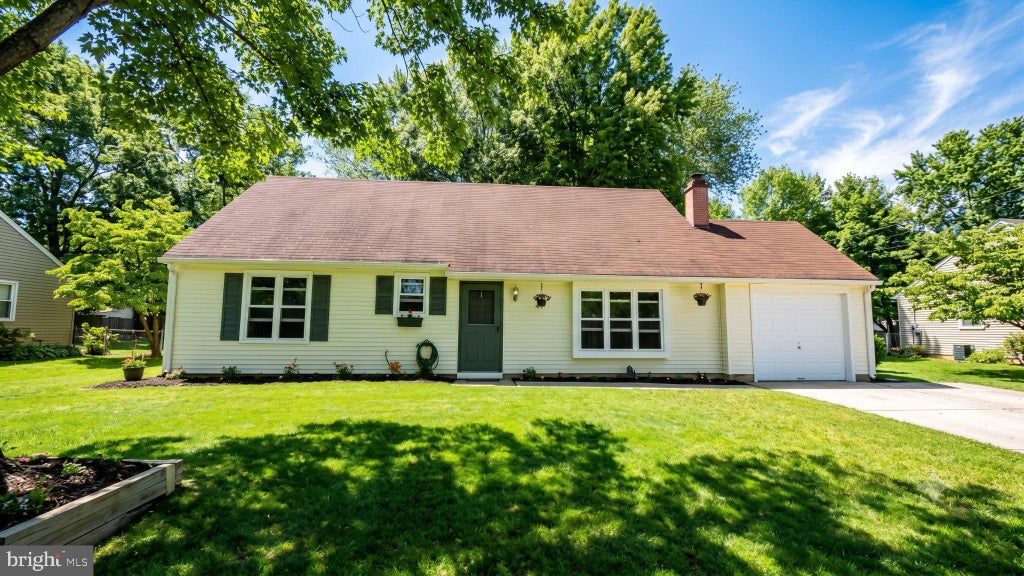 Photo of 41 Devonshire Drive, WESTAMPTON, NJ 08060 (MLS # NJBL2123126)