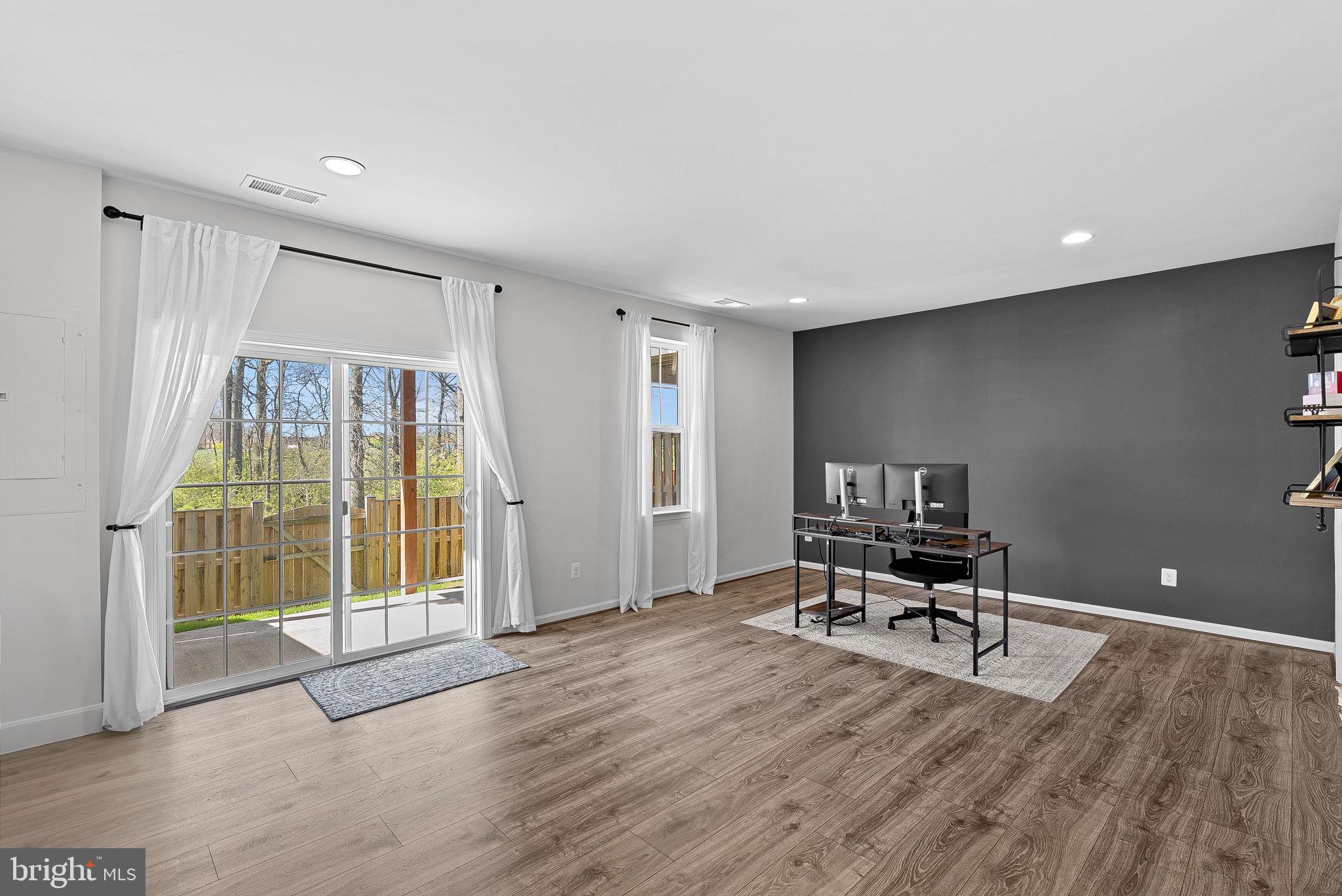 MAYFAIR - Residential