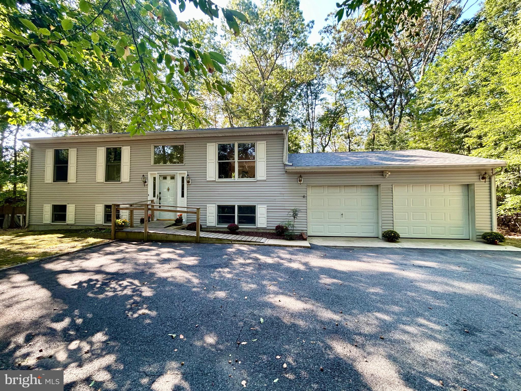 32 CRESTWOOD DRIVE